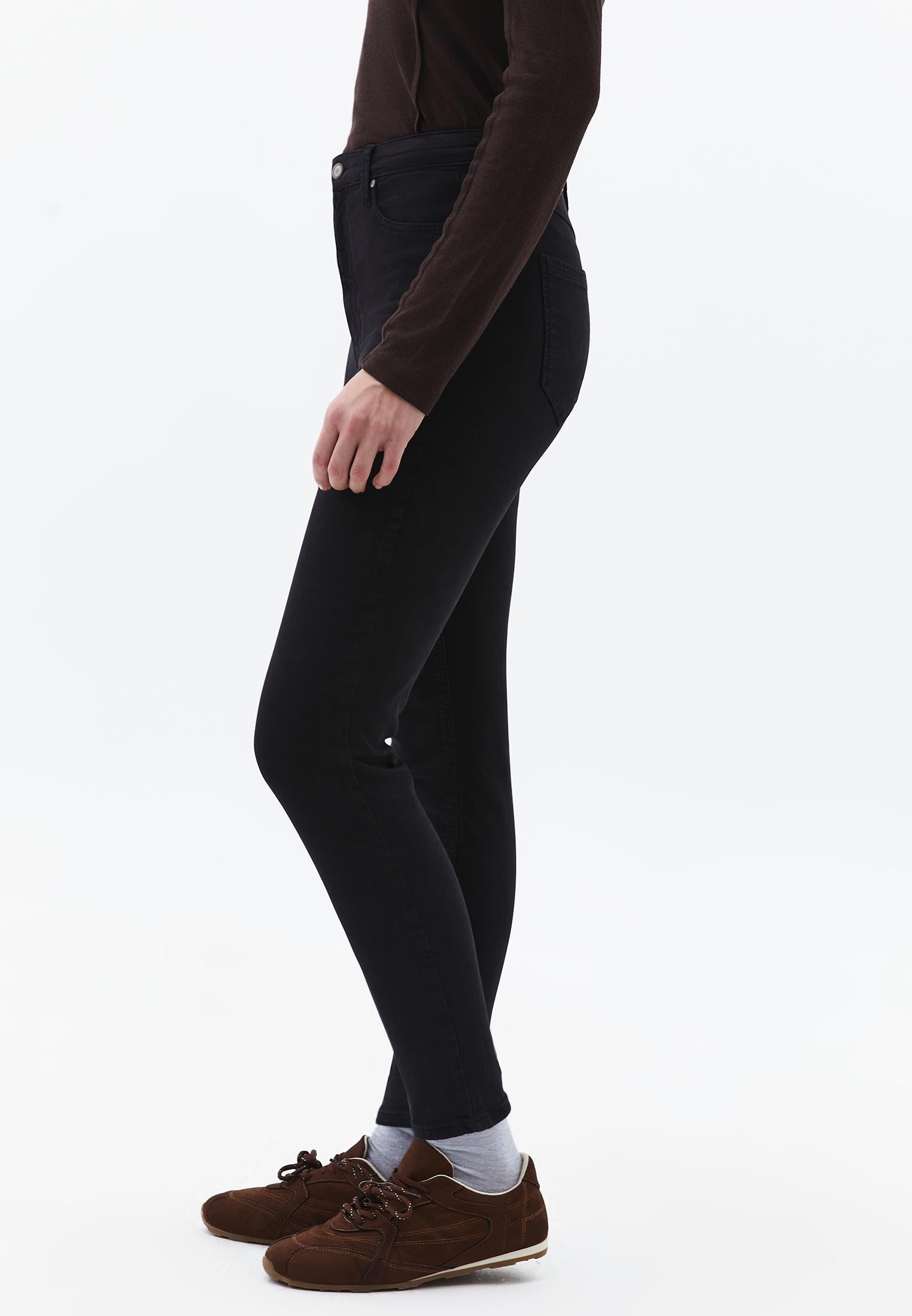 Button Detailed High Waist Cropped Pants - ANTIK BLACK