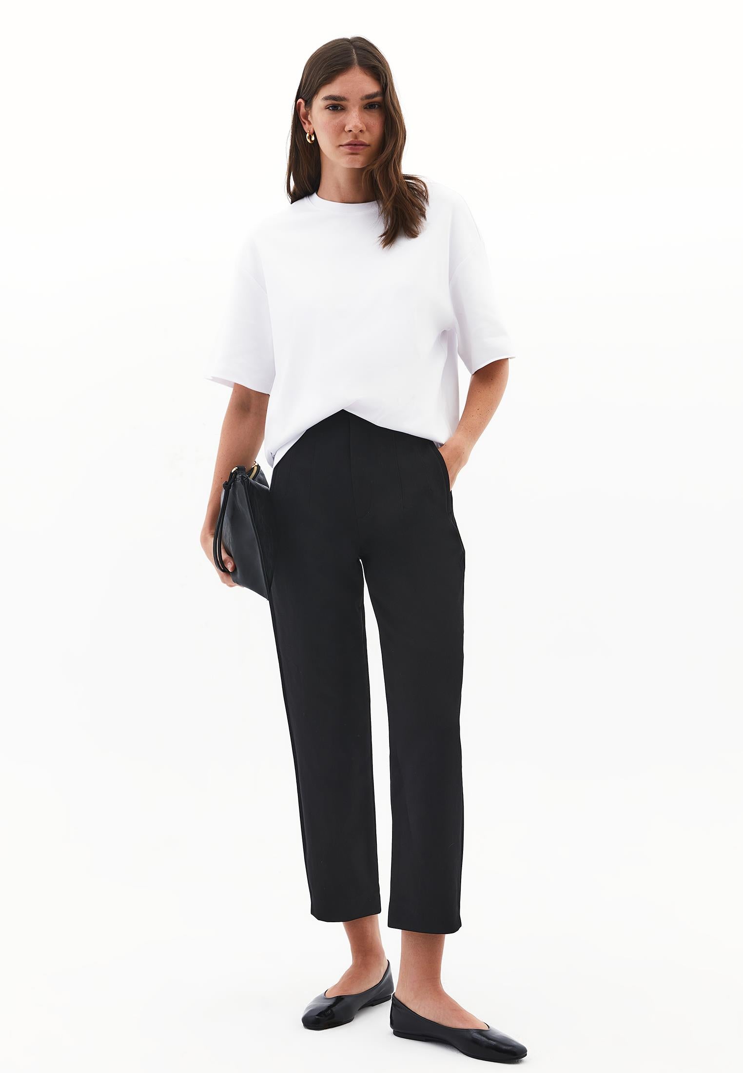 High Waist Carrot Cut Trousers - BLACK
