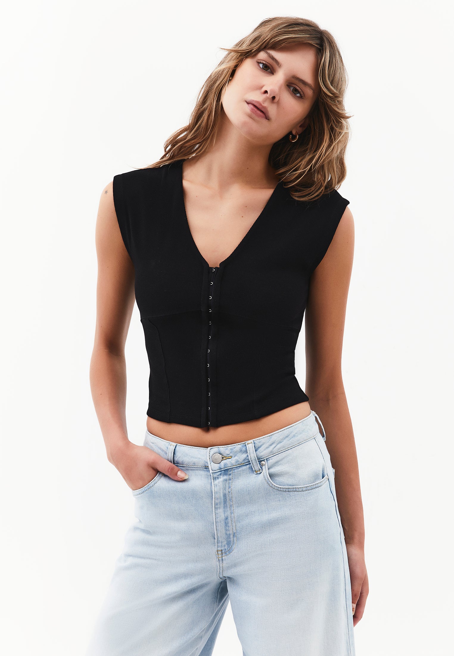 V Neck Short Sleeve T-Shirt - BLACK