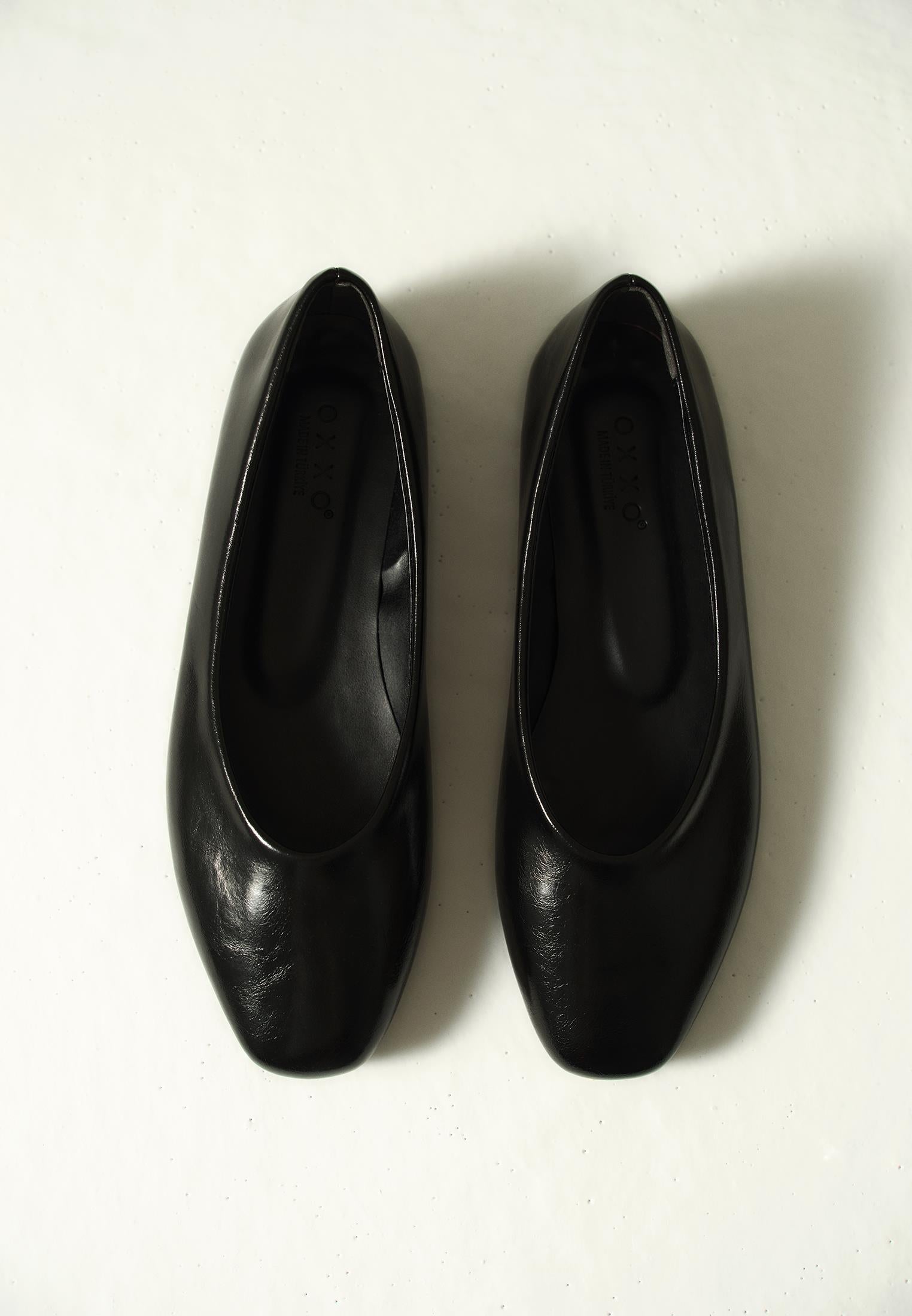 Women Shoe Modern - BLACK
