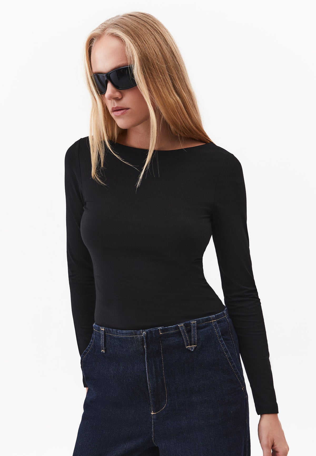 Long Sleeve T-Shirt with Collar Detail - BLACK