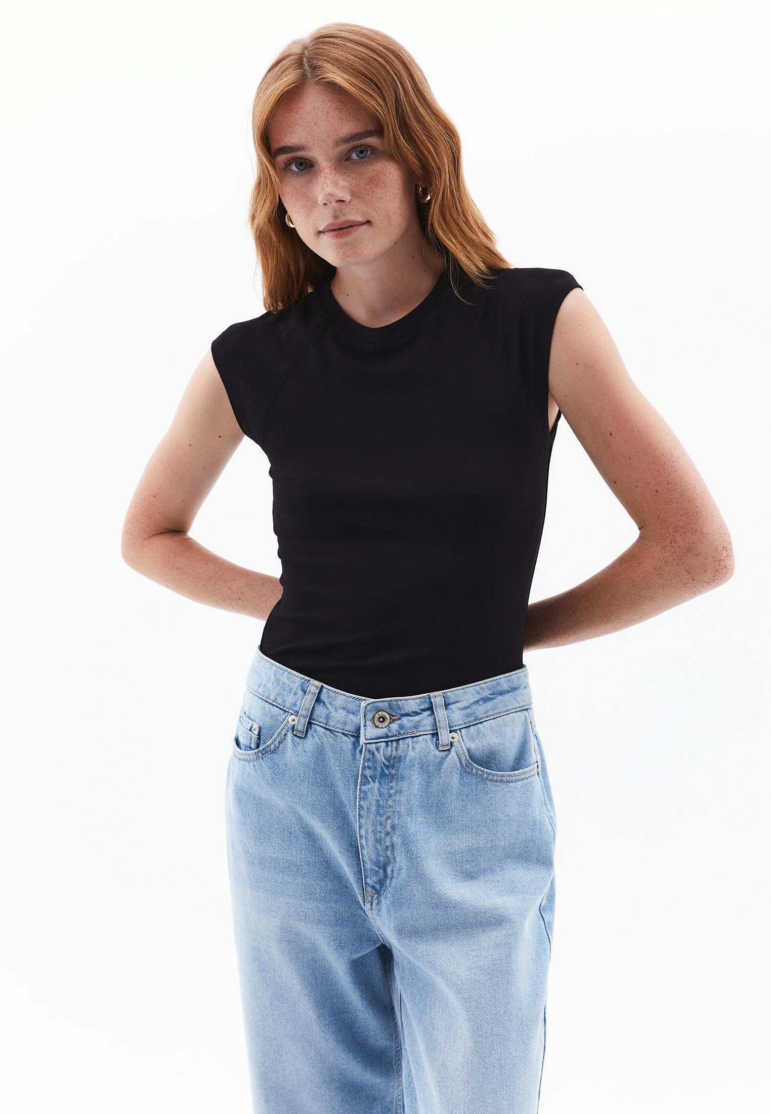Short Sleeve T-Shirt With Closed Cut - BLACK