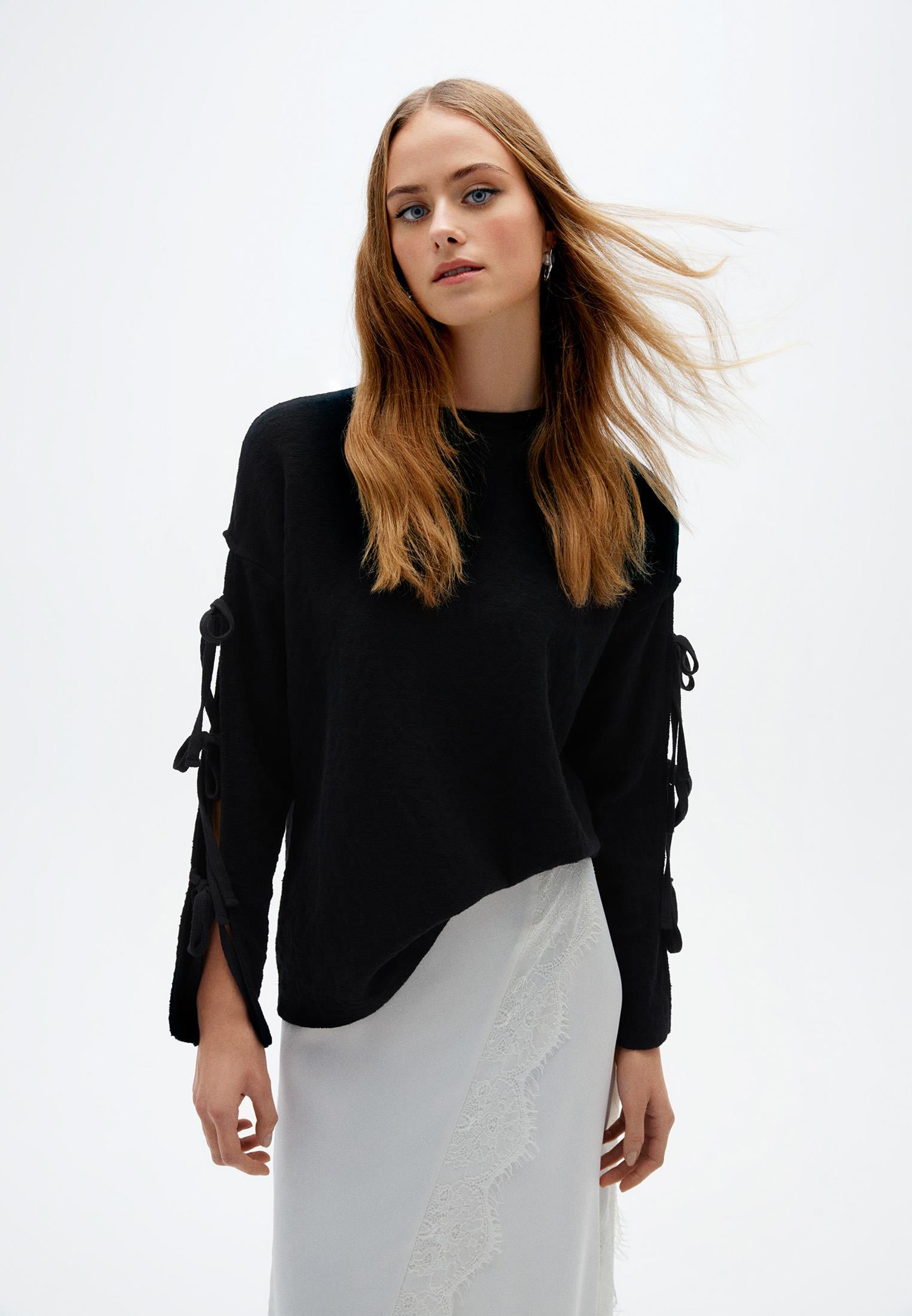 Crew Neck Long Sleeve Detailed Sweatshirt - BLACK