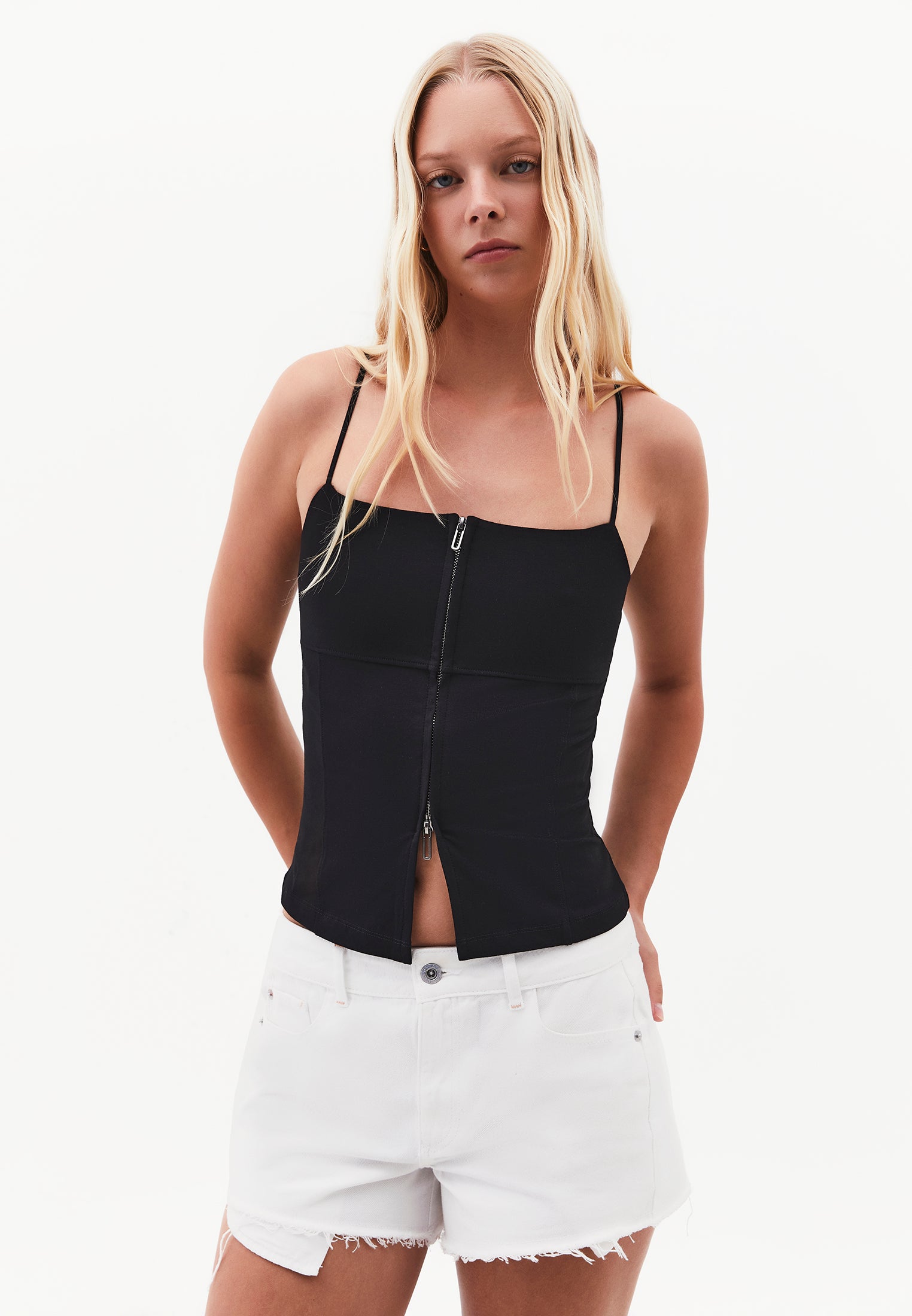 Sleeveless Top With Zipper Detail And Square Neckline - BLACKK