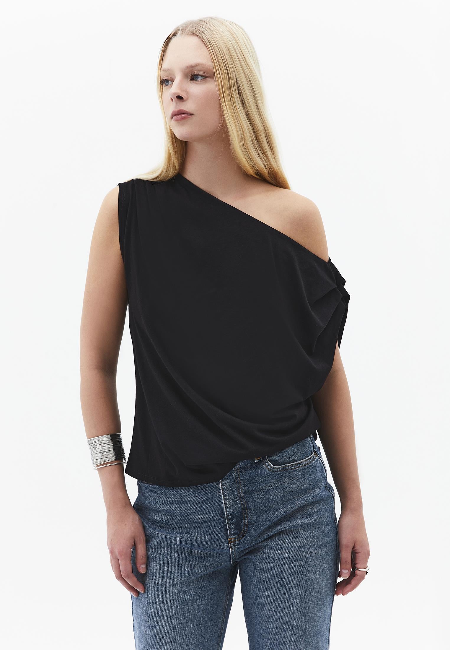Pleated Asymmetric T-Shirt - BLACK