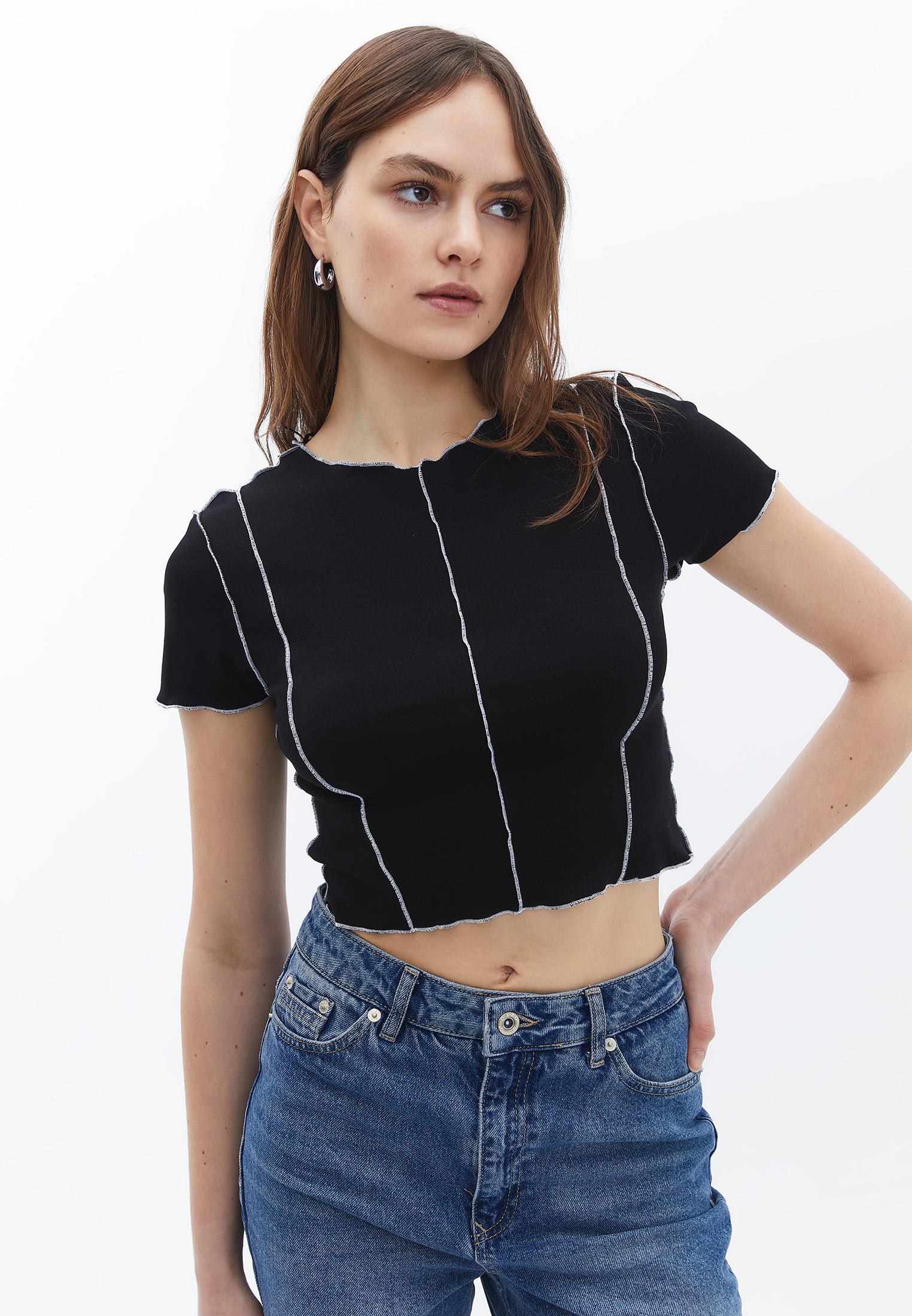 Closed Form Cropped Short Sleeve Crew Neck T-Shirt - BLACK