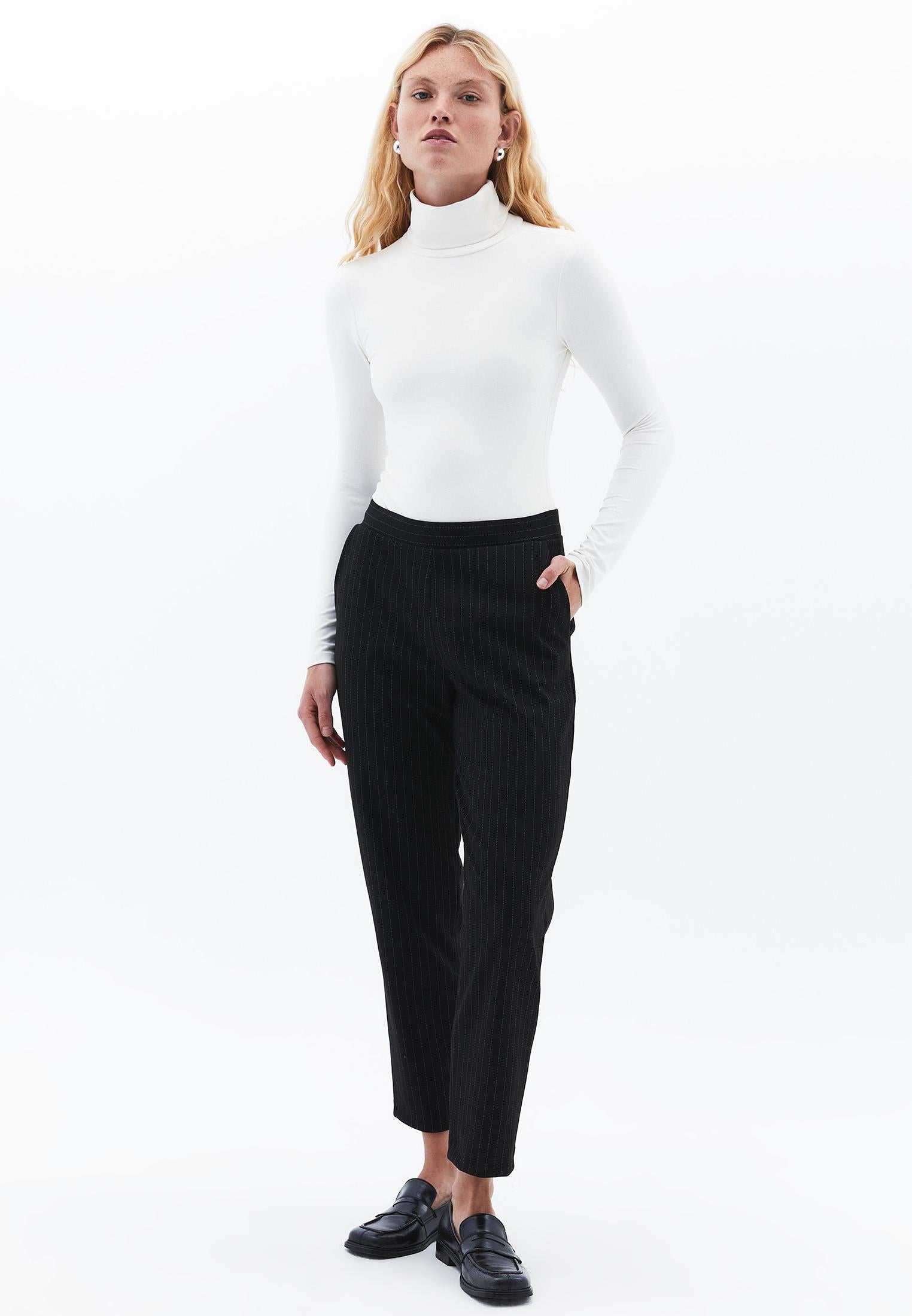 High Waist Carrot Pants - BLACK