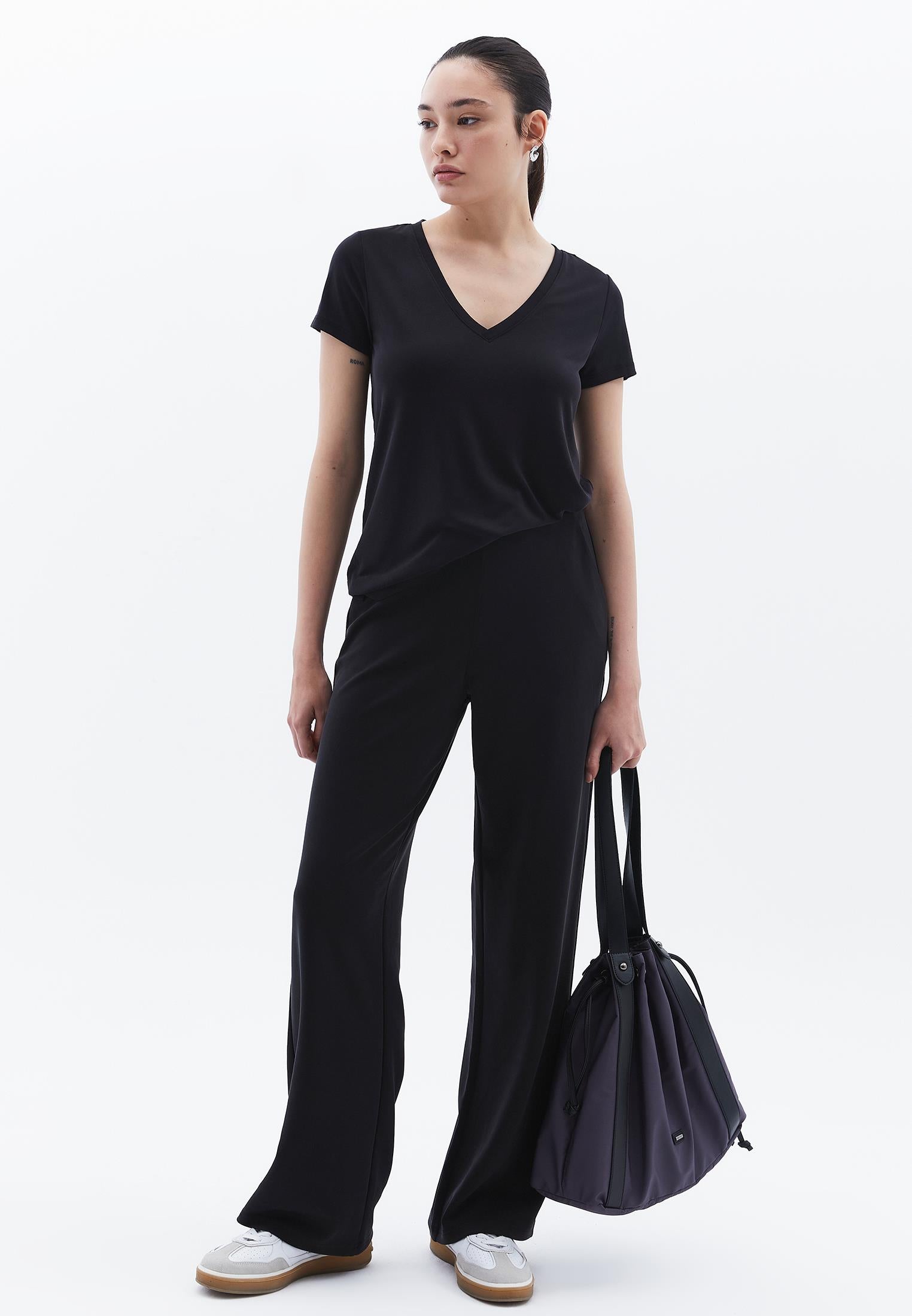 V Neck Loose Fit T-Shirt - BLACK
