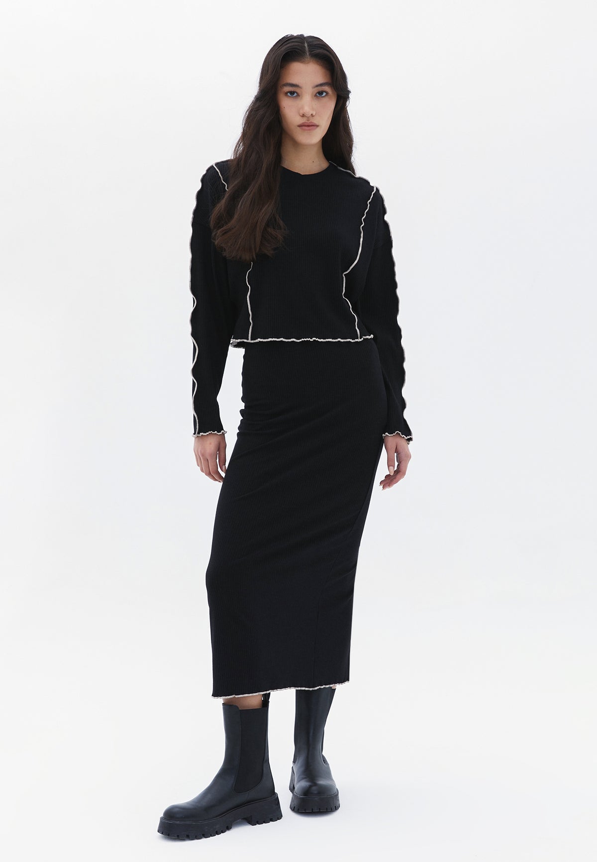 Crew Neck Cropped Blouse - BLACK