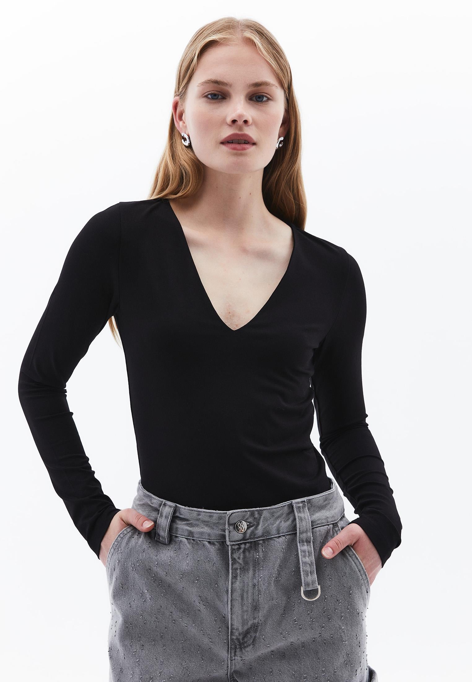 V Neck Long Sleeve T-Shirt - BLACK