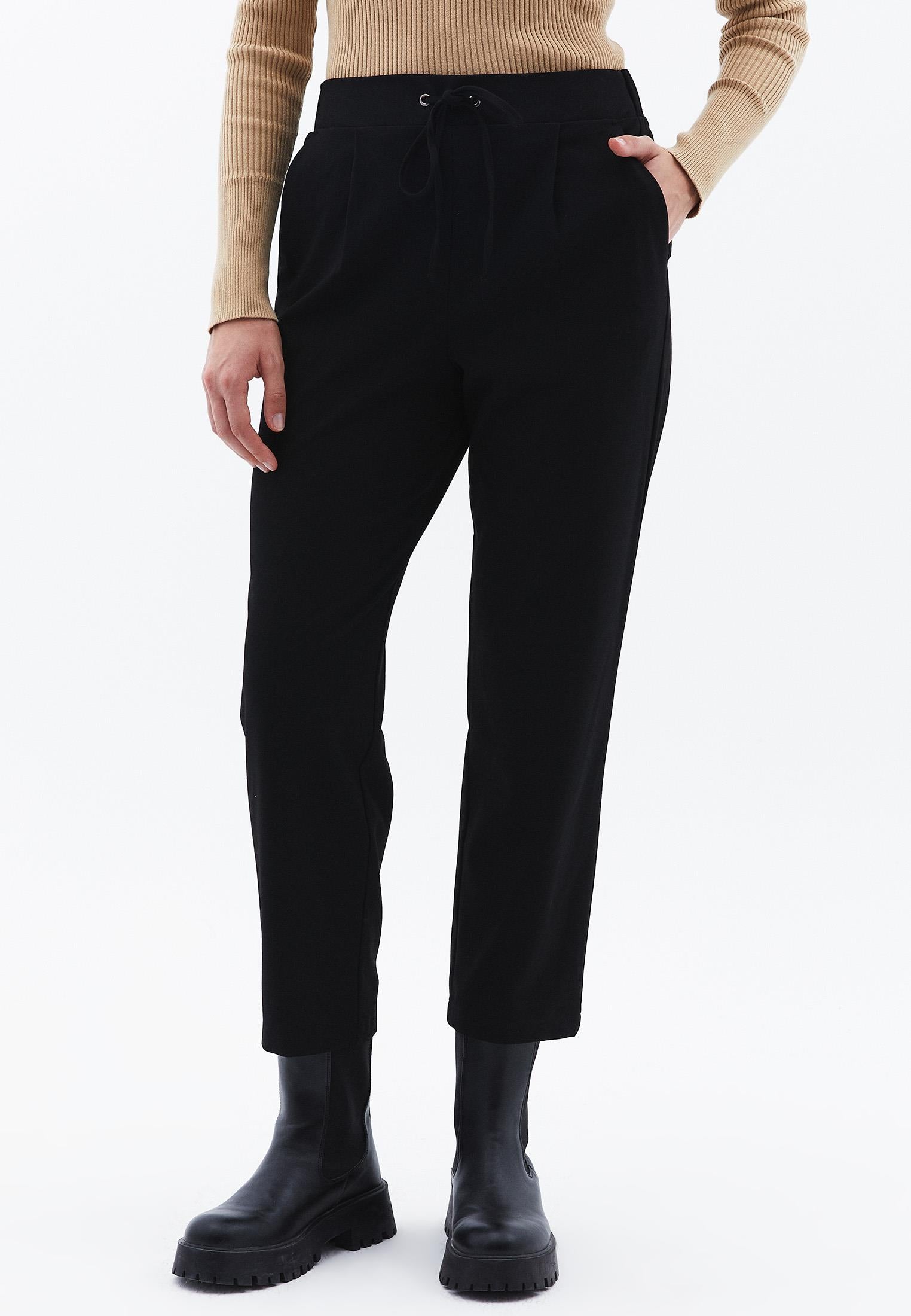 Carrot Leg Pants - BLACK