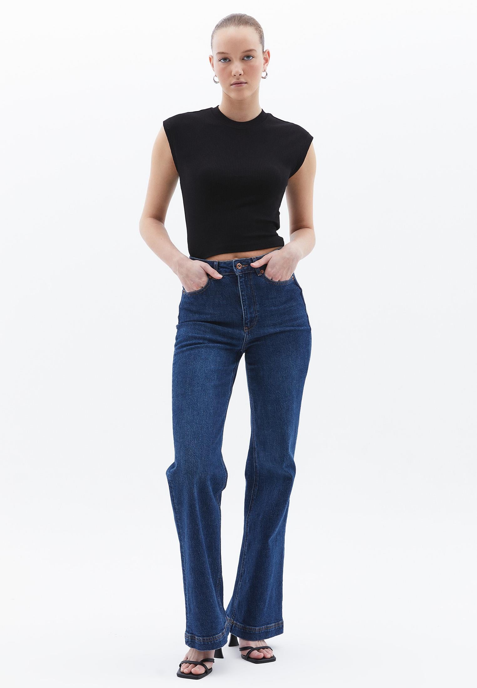 Slim Fit Short Sleeve T-Shirt - BLACK