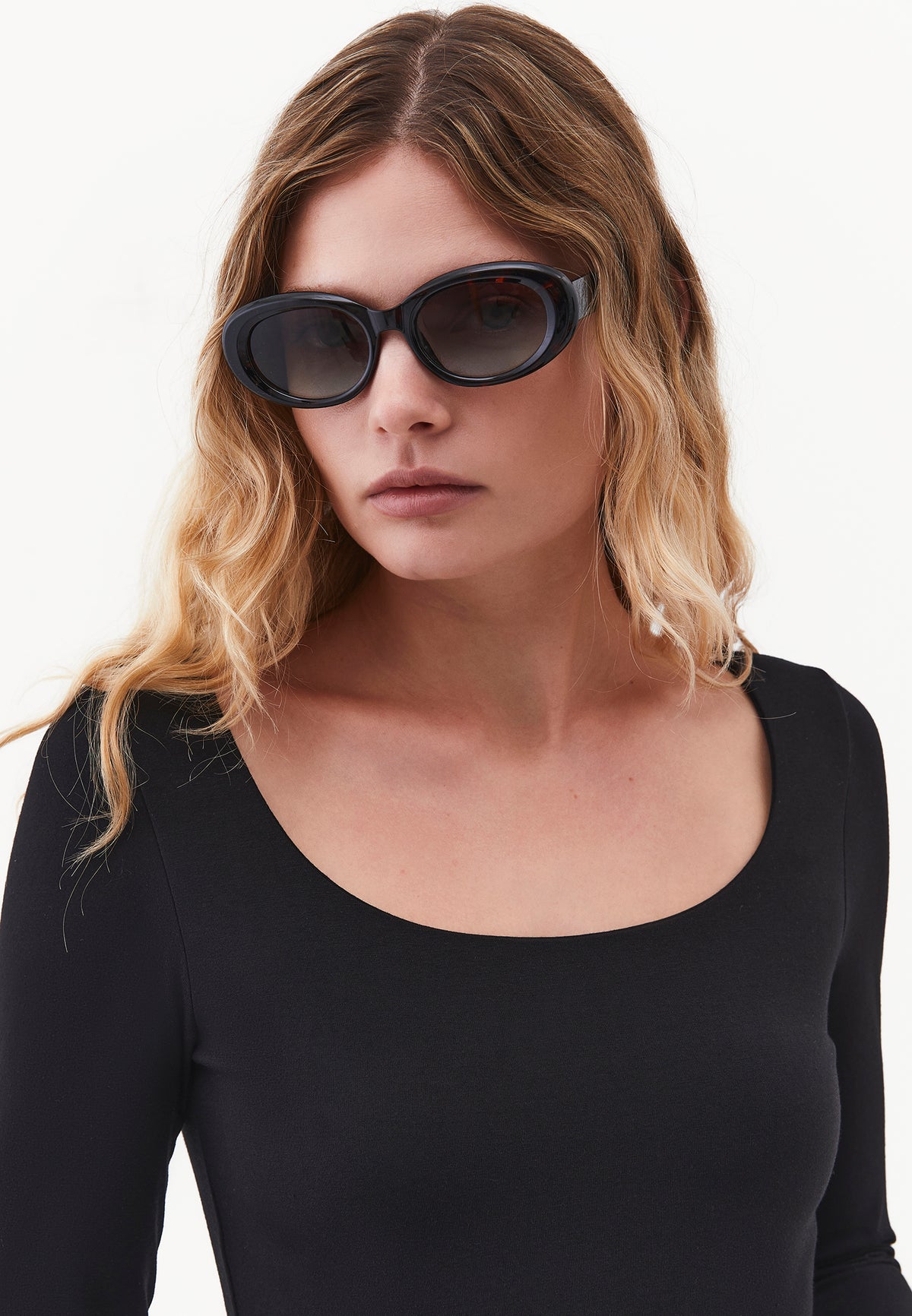 Long Sleeve U Neck Bodycon T-Shirt - BLACK