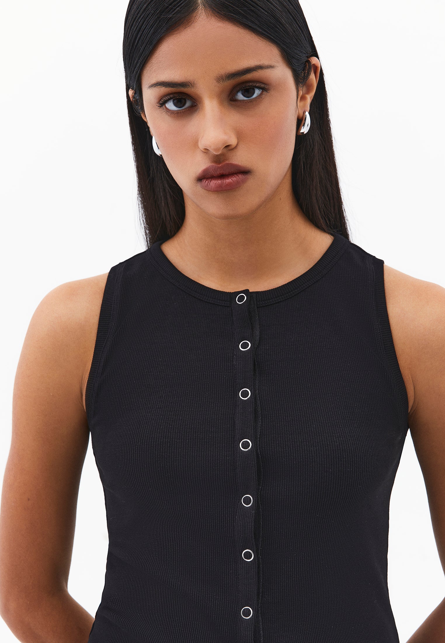 Sleeveless Crew Neck Tank Top - BLACK