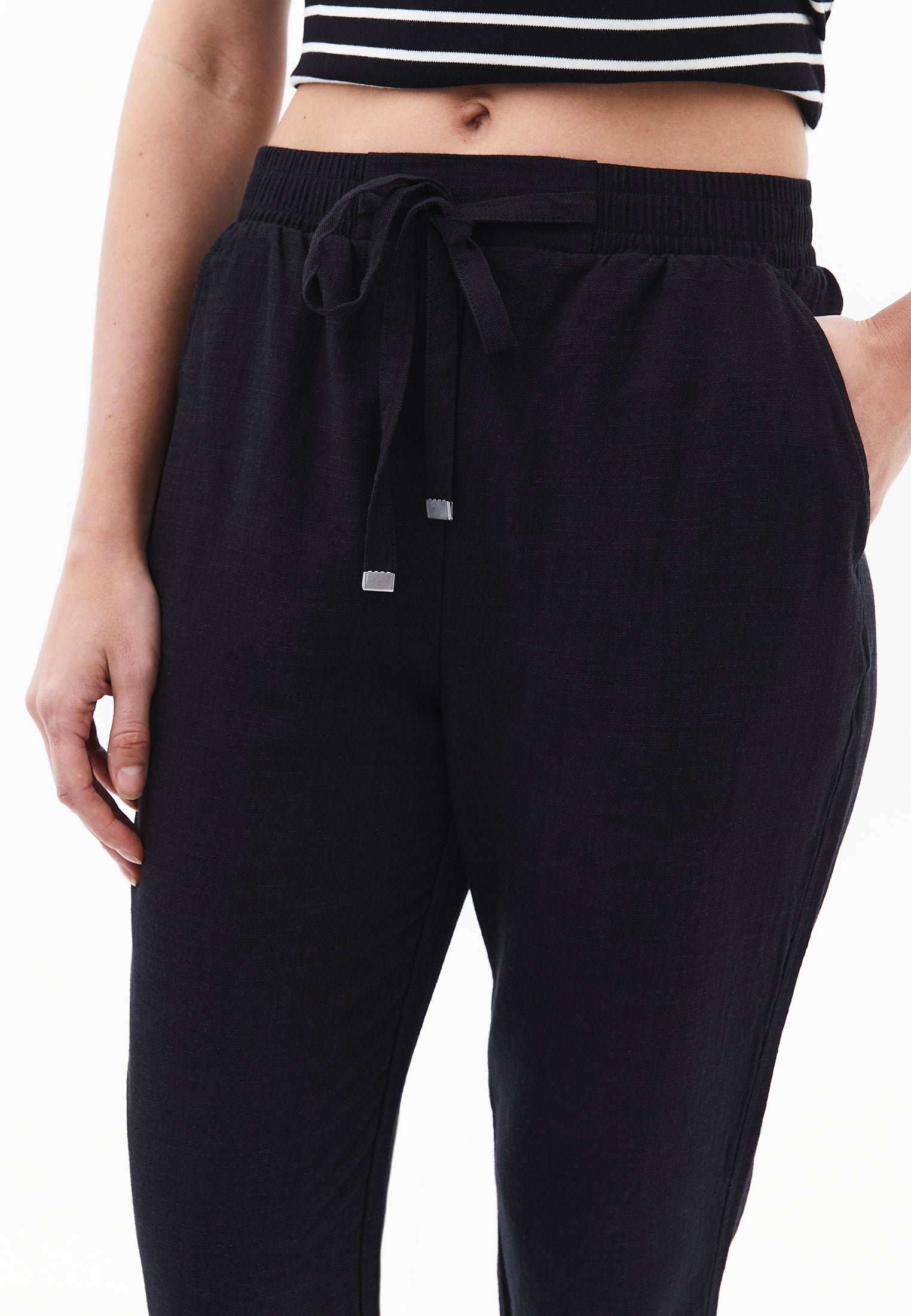 Elastic Carrot Fit Trousers - BLACK