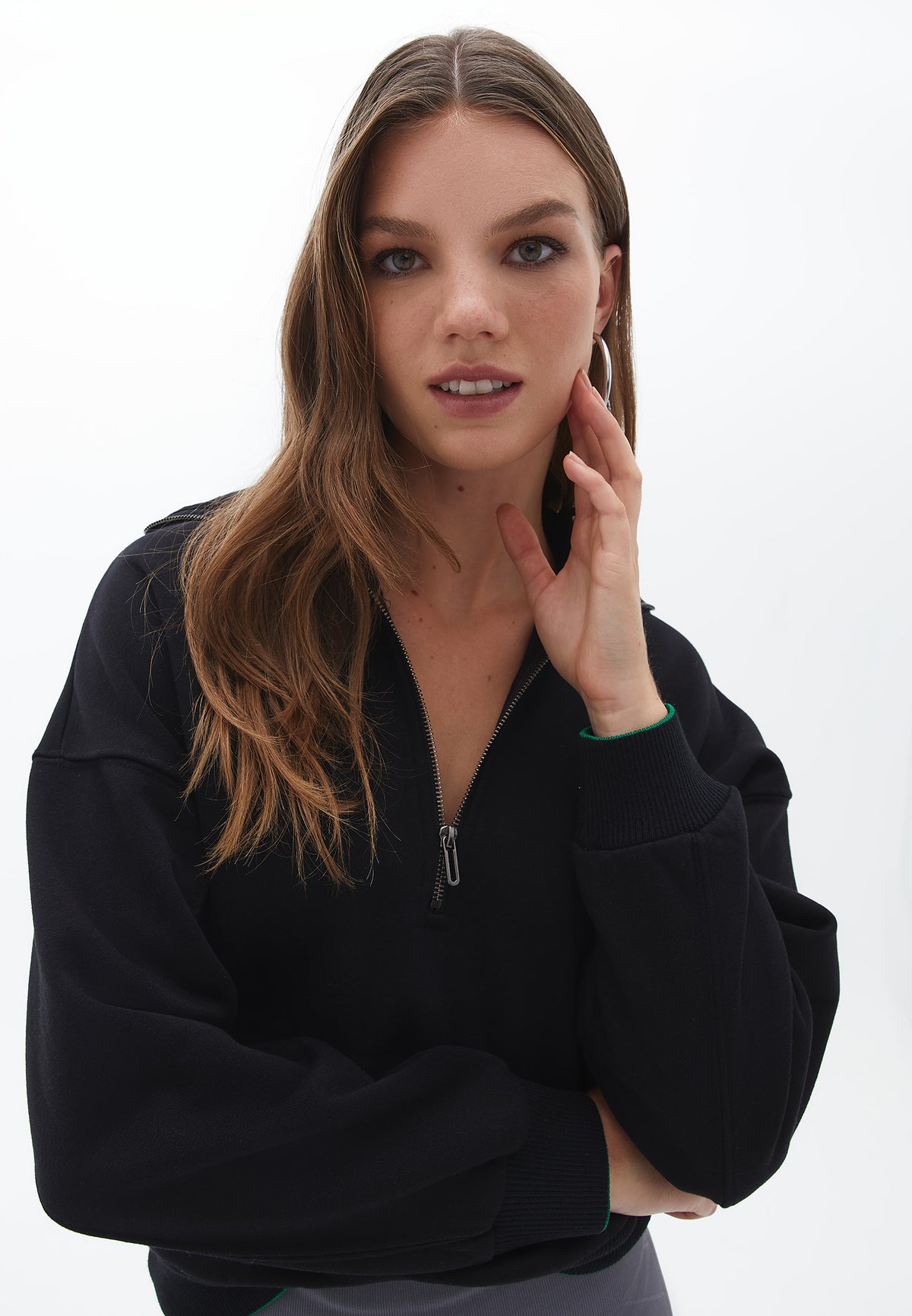 High Neck Sweatshirt - BLACK