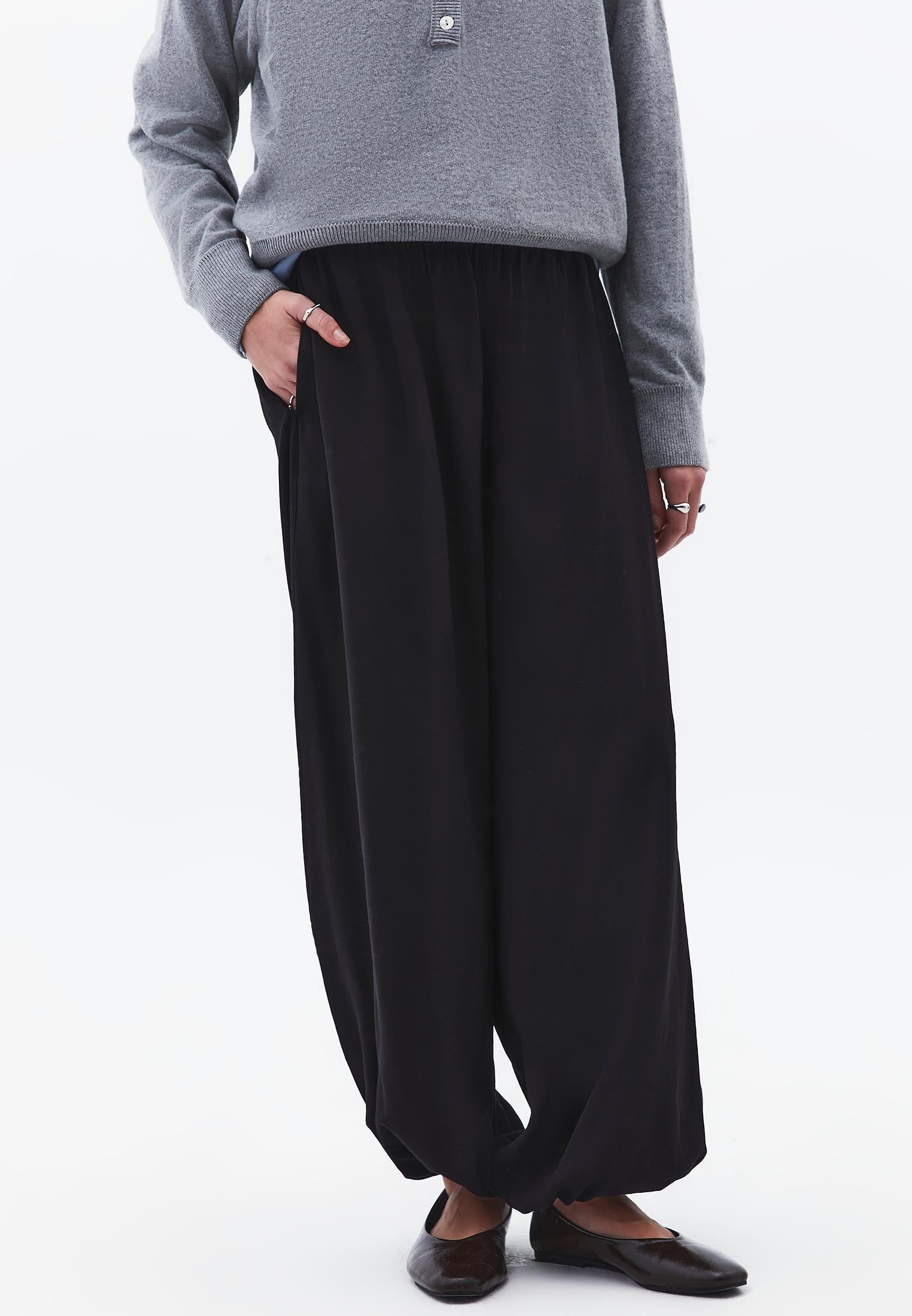 Balloon Form Jogger Pants - BLACK