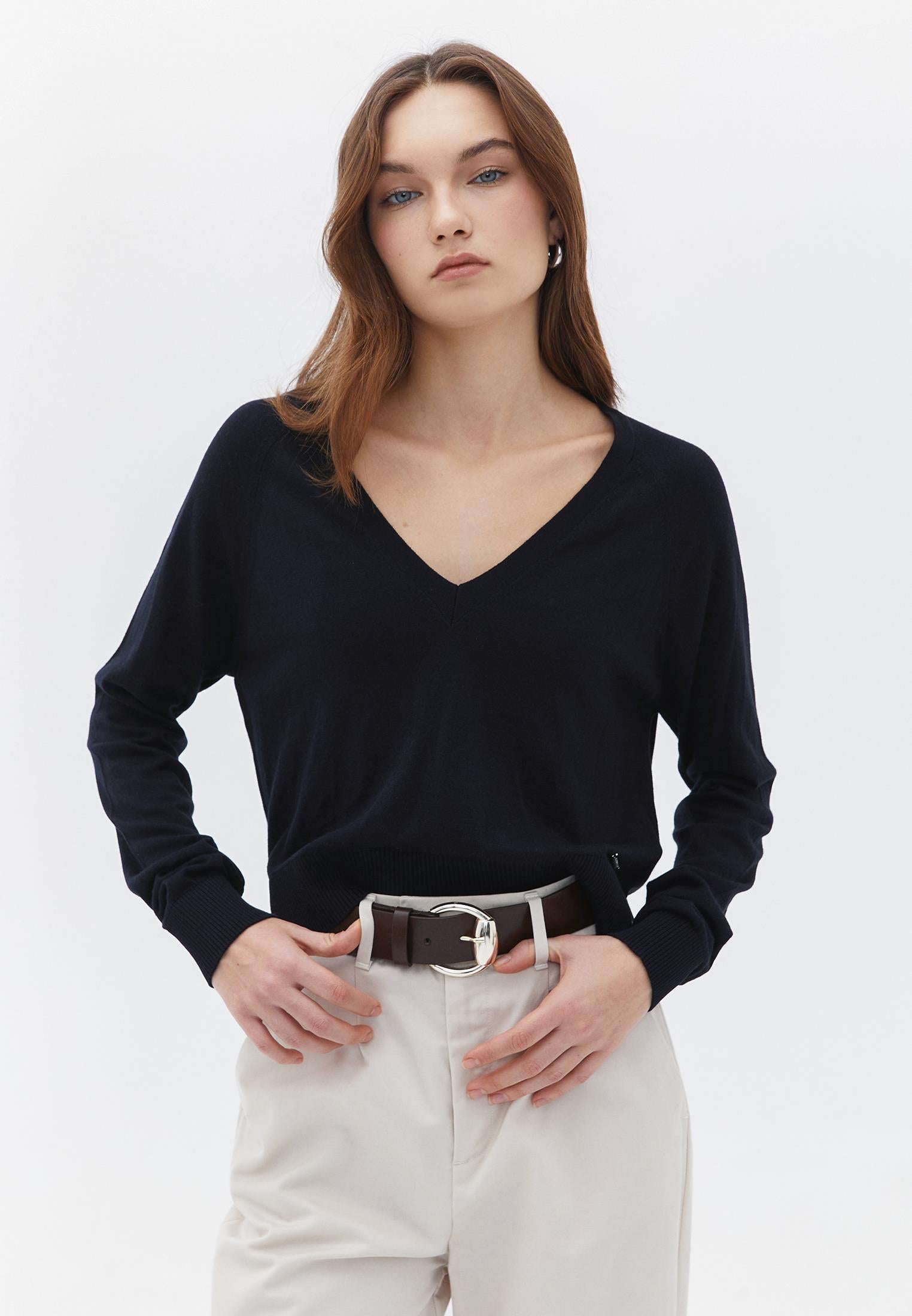 V Neck Raglan Sleeve Sweater - BLACK
