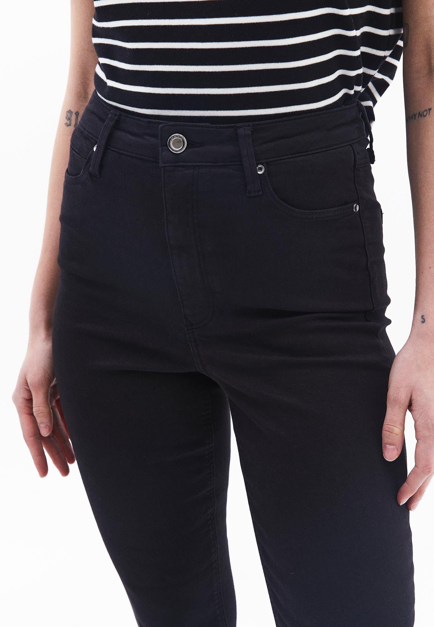 High Waist Cropped Skinny Pants With Pocket Detail - BLACK