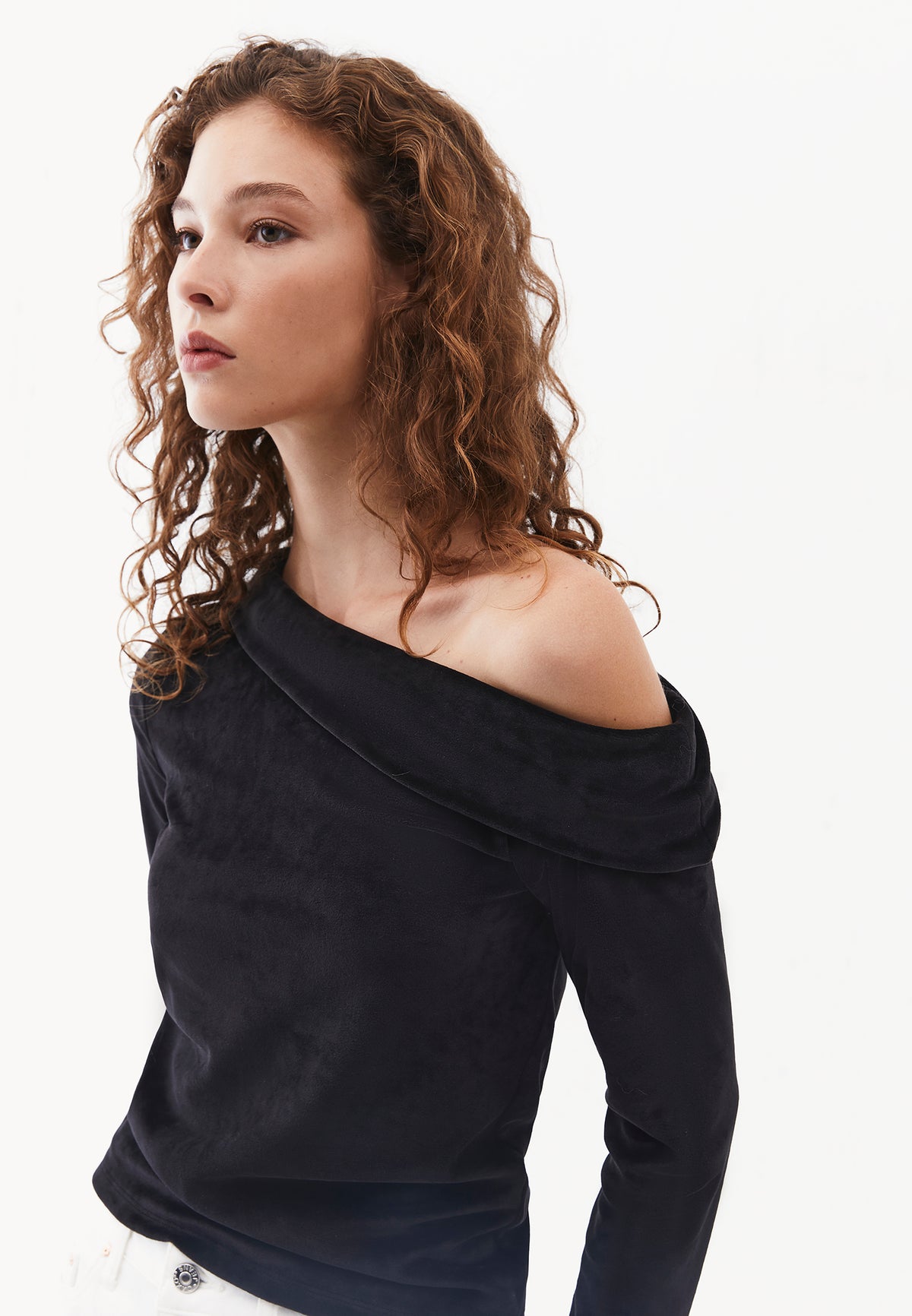Low Shoulder Long Sleeve T-Shirt - BLACK