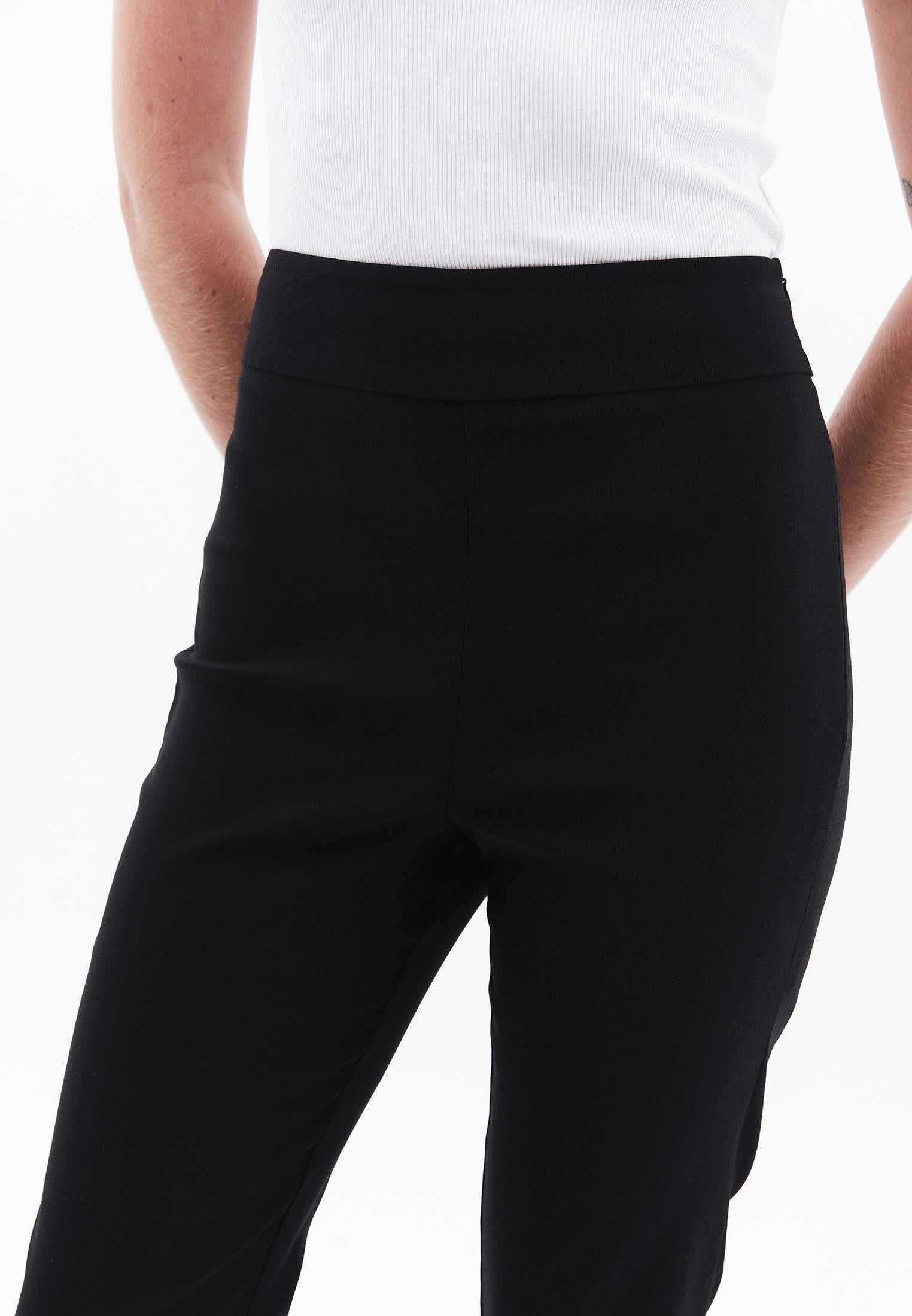Normal Waist Slim Leg Capri Shorts - BLACK