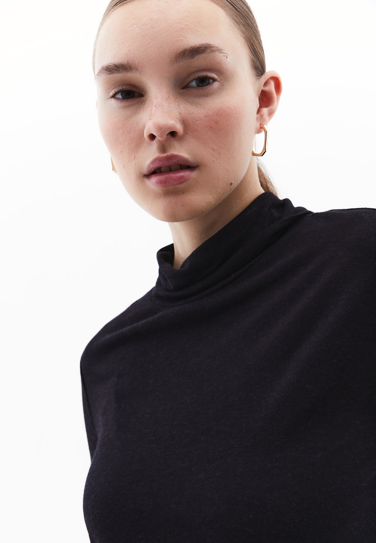 Turtleneck Long Sleeve T-Shirt - BLACK