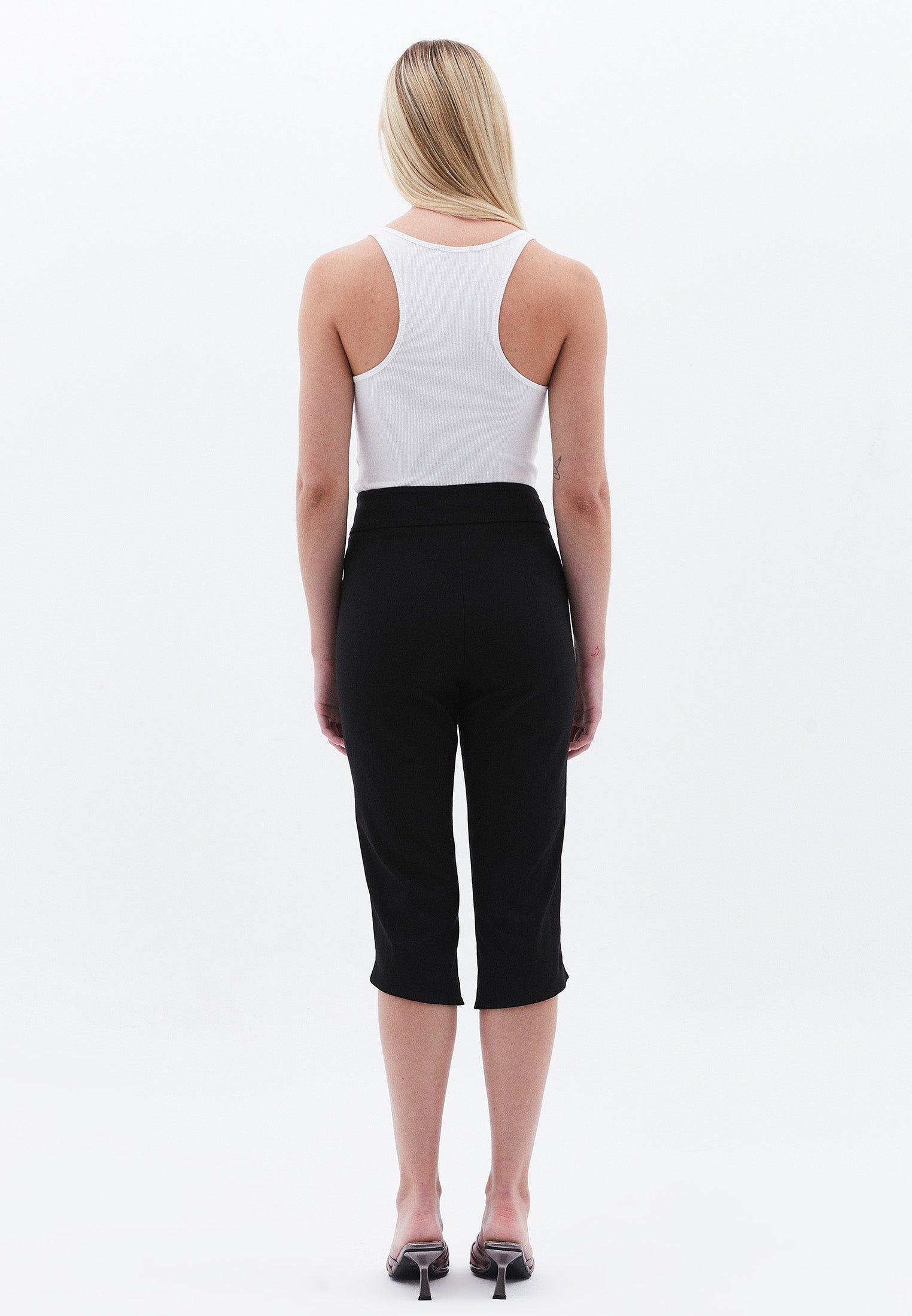 Normal Waist Slim Leg Capri Shorts - BLACK
