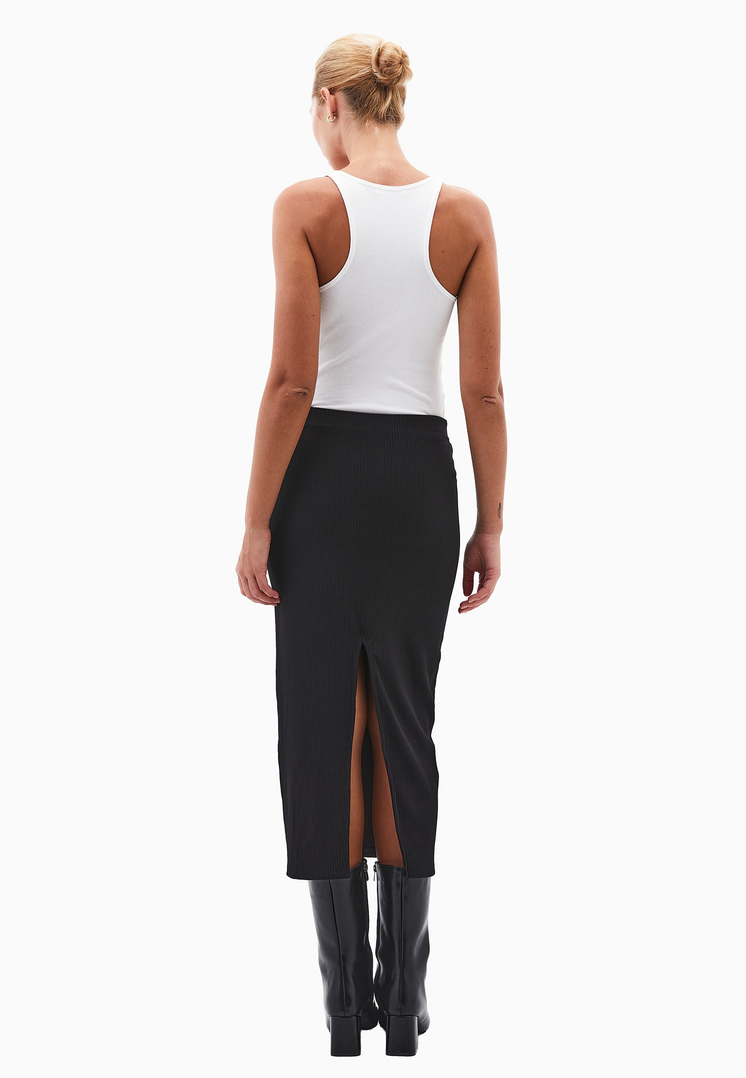 Midi Skirt With Slit Detail And High Waist - BLACK
