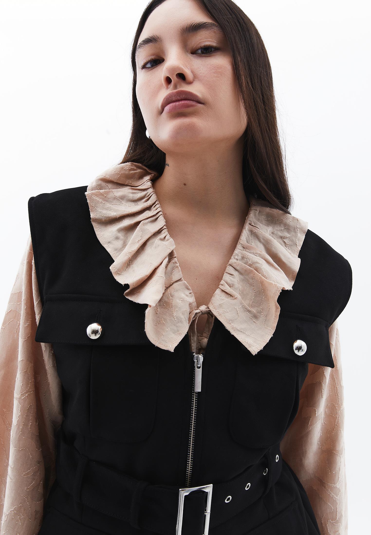V Neck Belted Vest - BLACK
