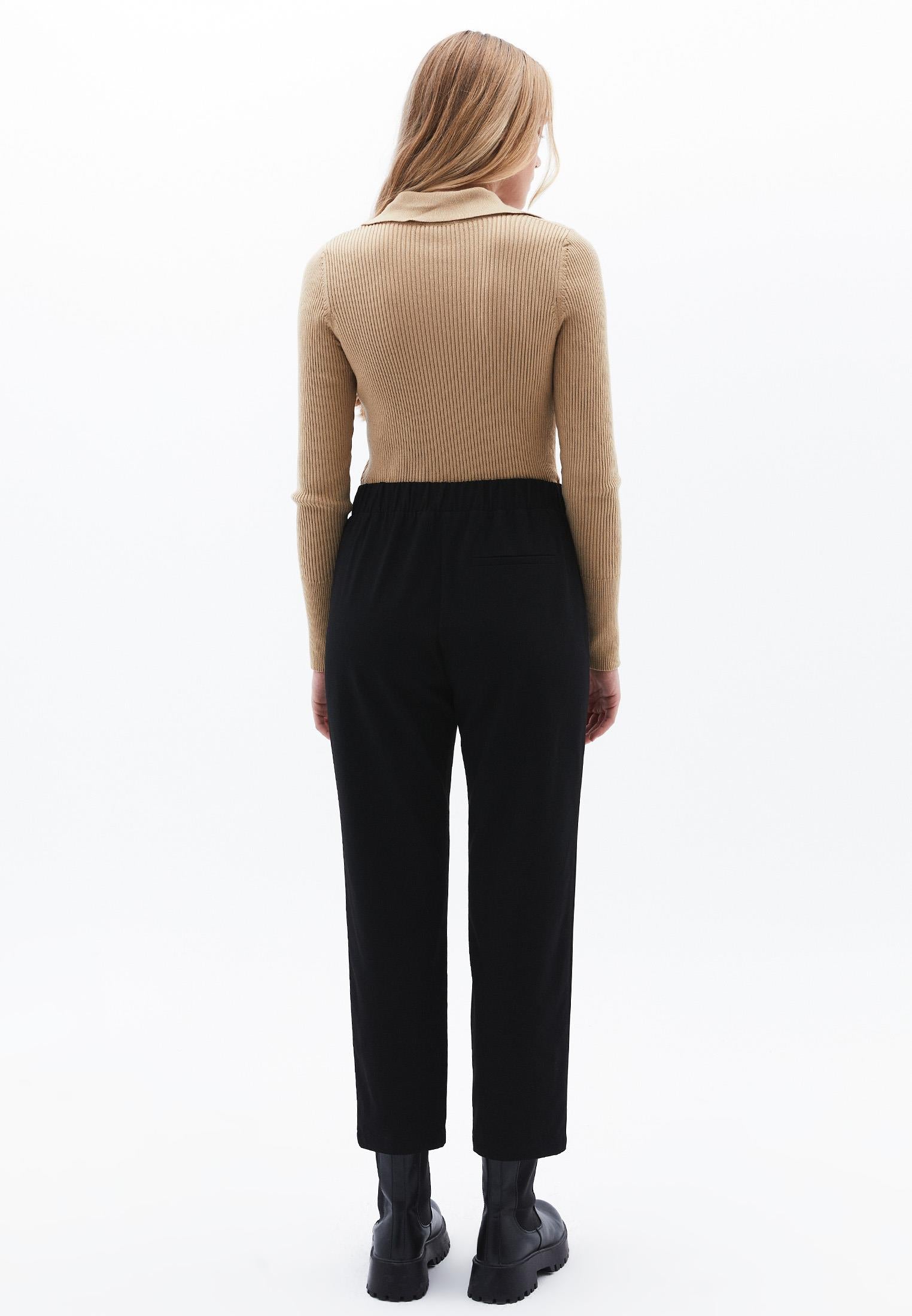 Carrot Leg Pants - BLACK