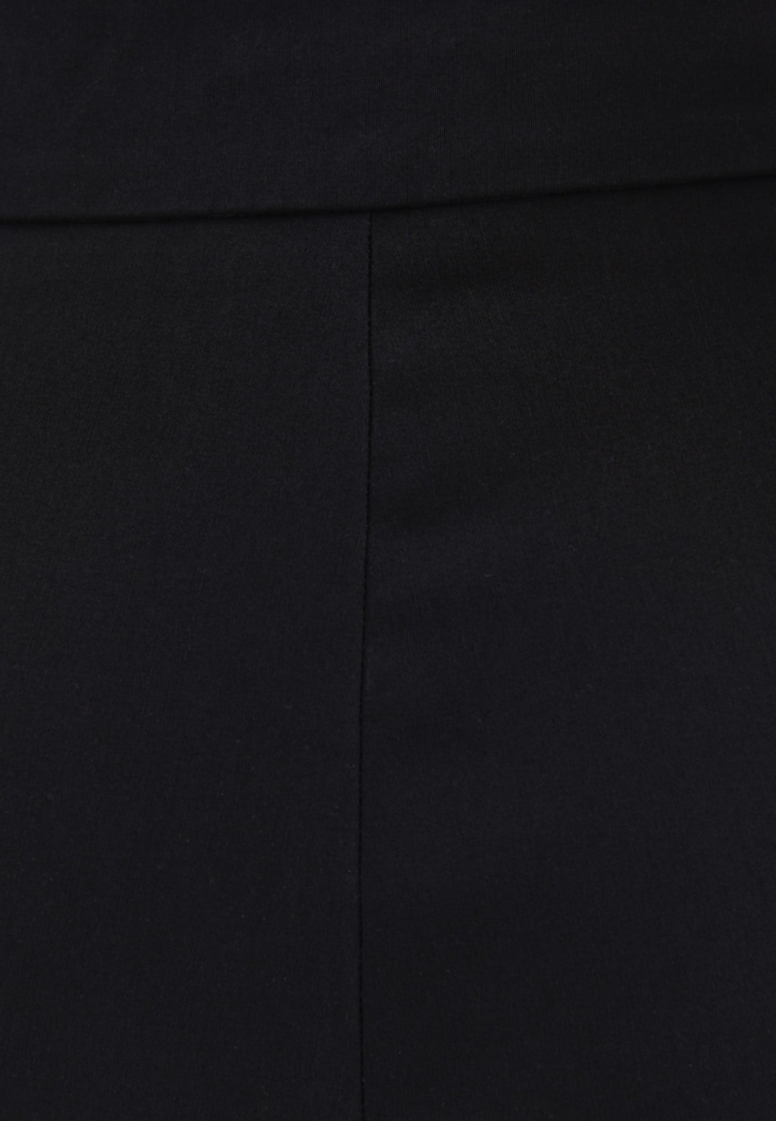 Normal Waist Slim Leg Capri Shorts - BLACK