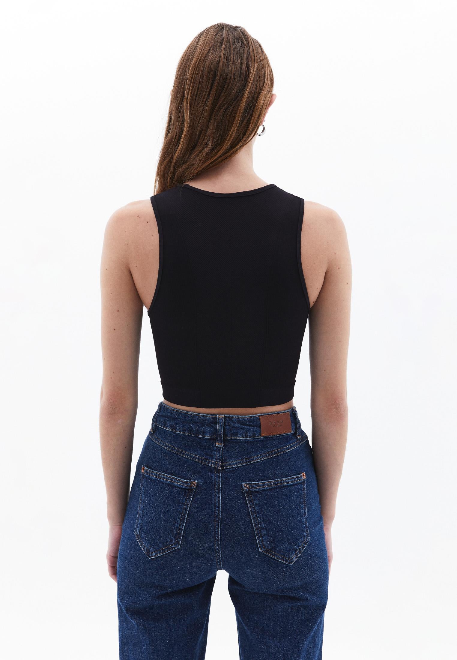Sleeveless Cropped Top - BLACK