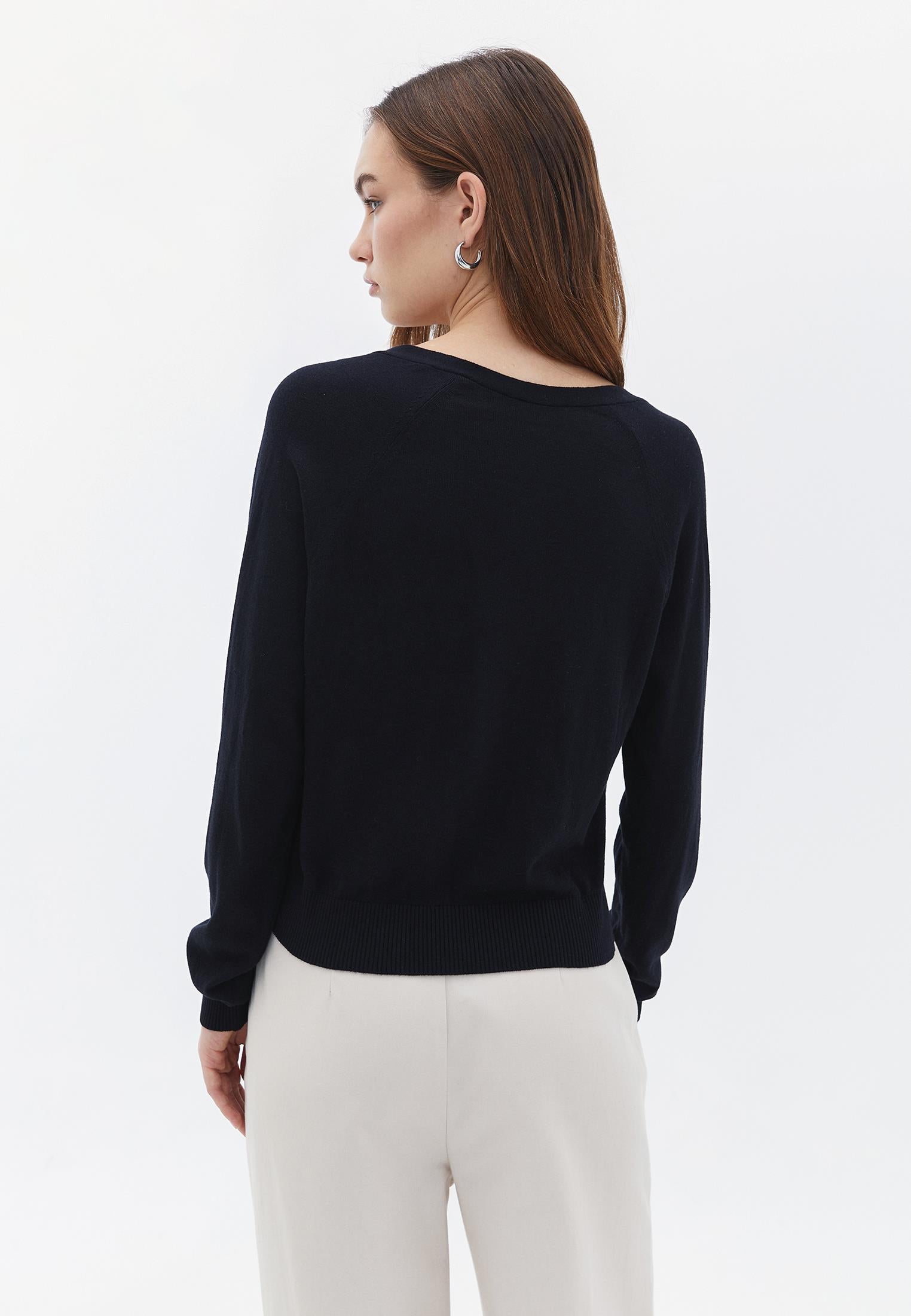 V Neck Raglan Sleeve Sweater - BLACK