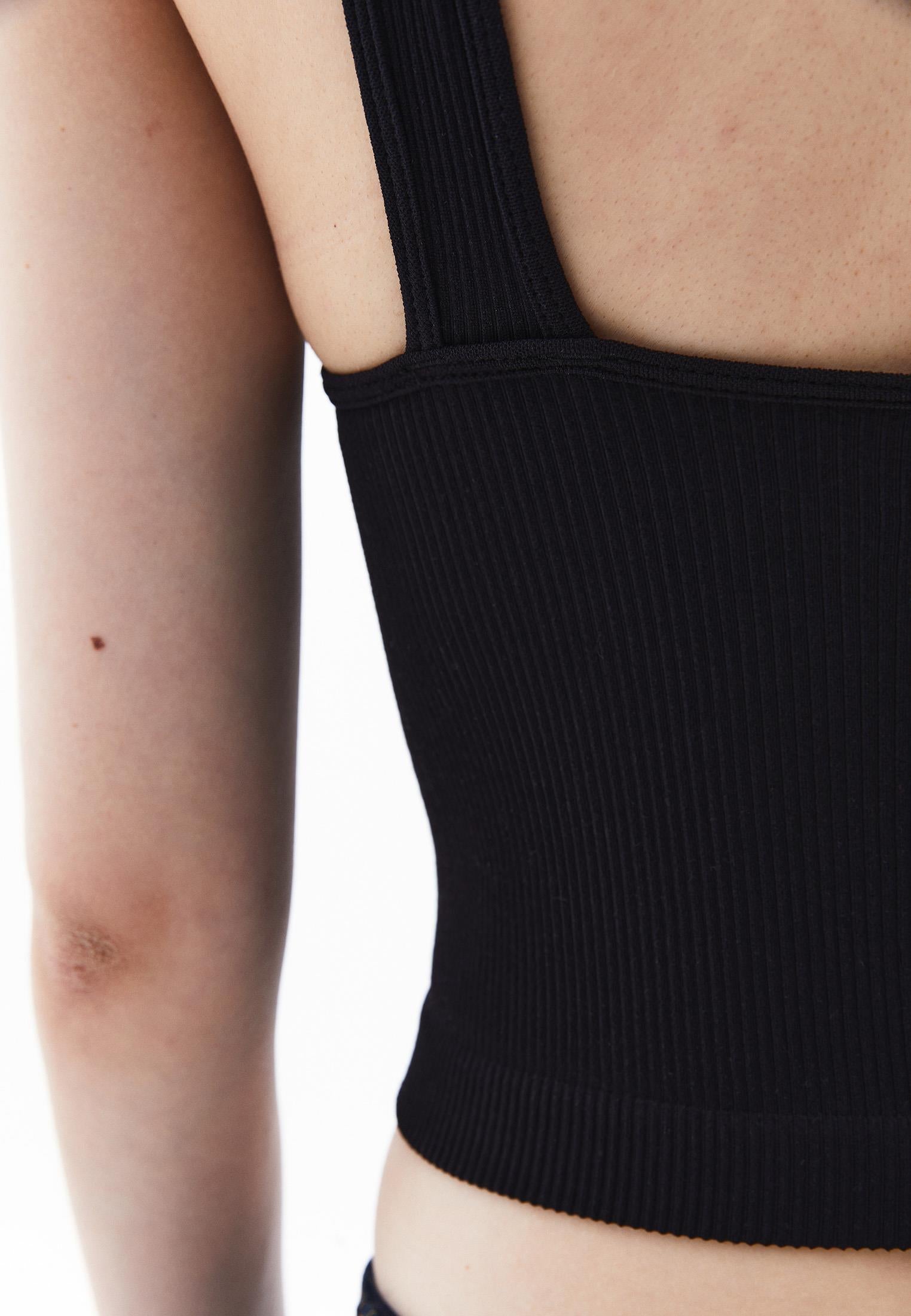 Seamless V Neck Undershirt - BLACK