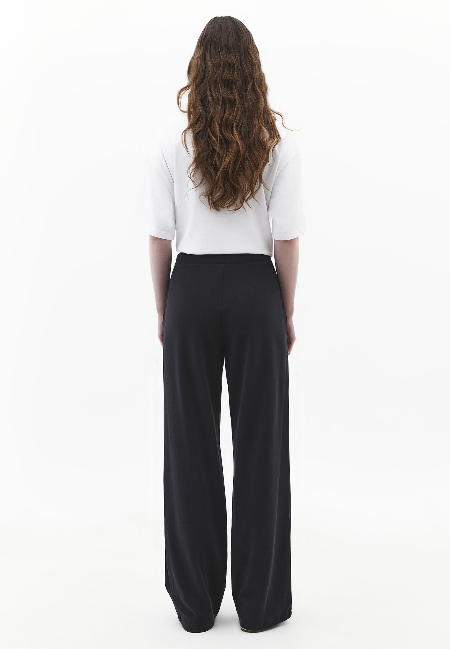 Straight Leg High Waist Sweatpant - BLACK