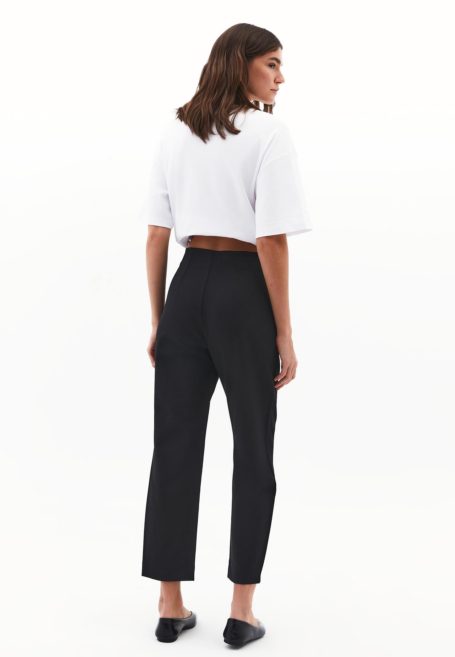 High Waist Carrot Cut Trousers - BLACK