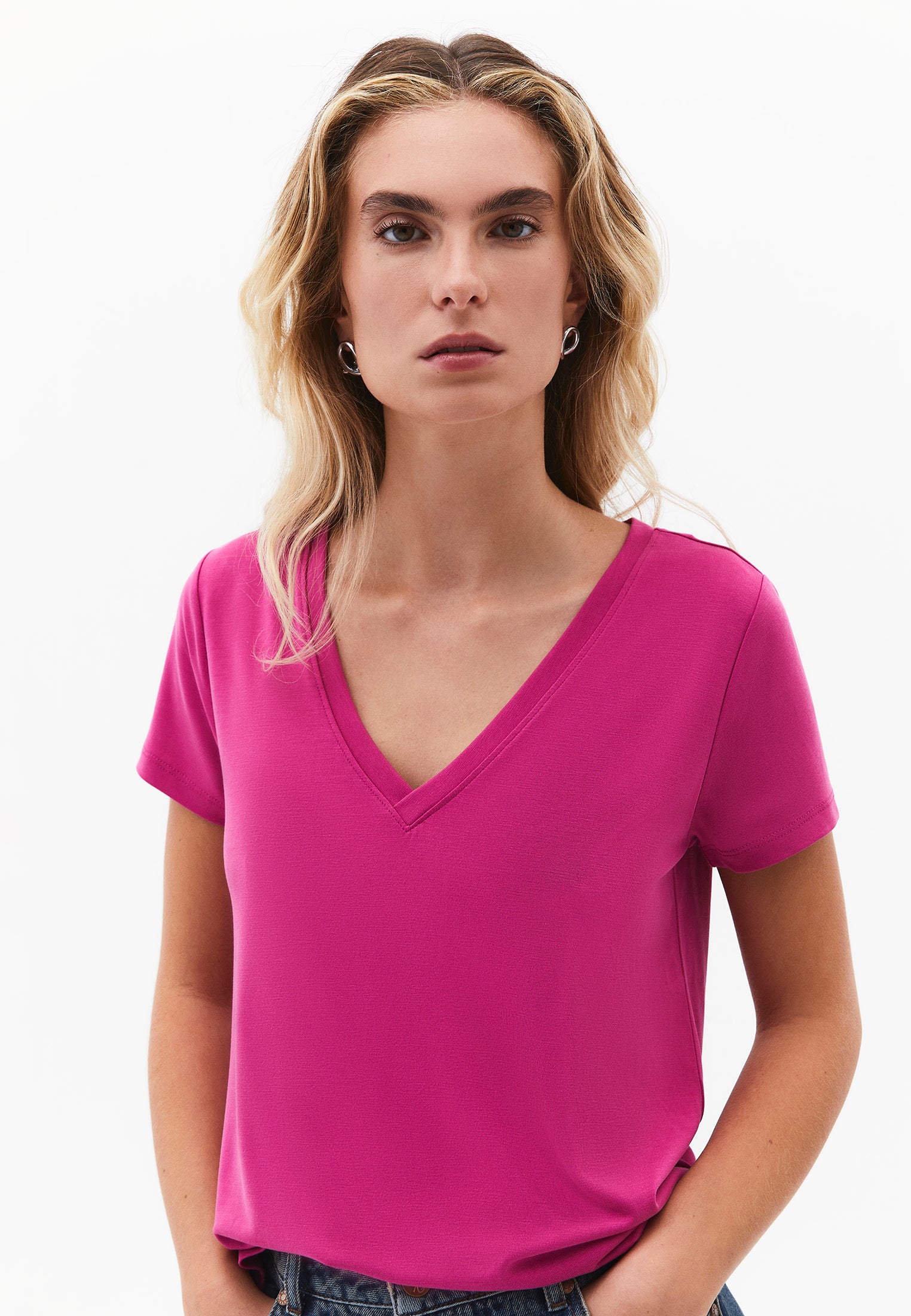 V Neck T-Shirt - CACTUS FLOWER