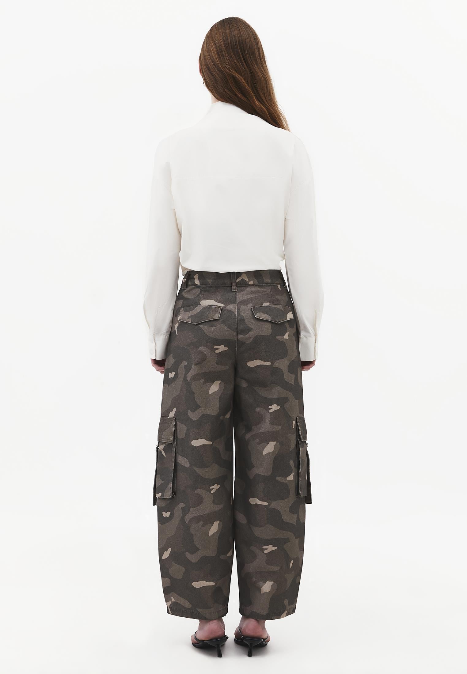 Camouflage Patterned Barrel Leg Cargo Pants - CAMO COMB