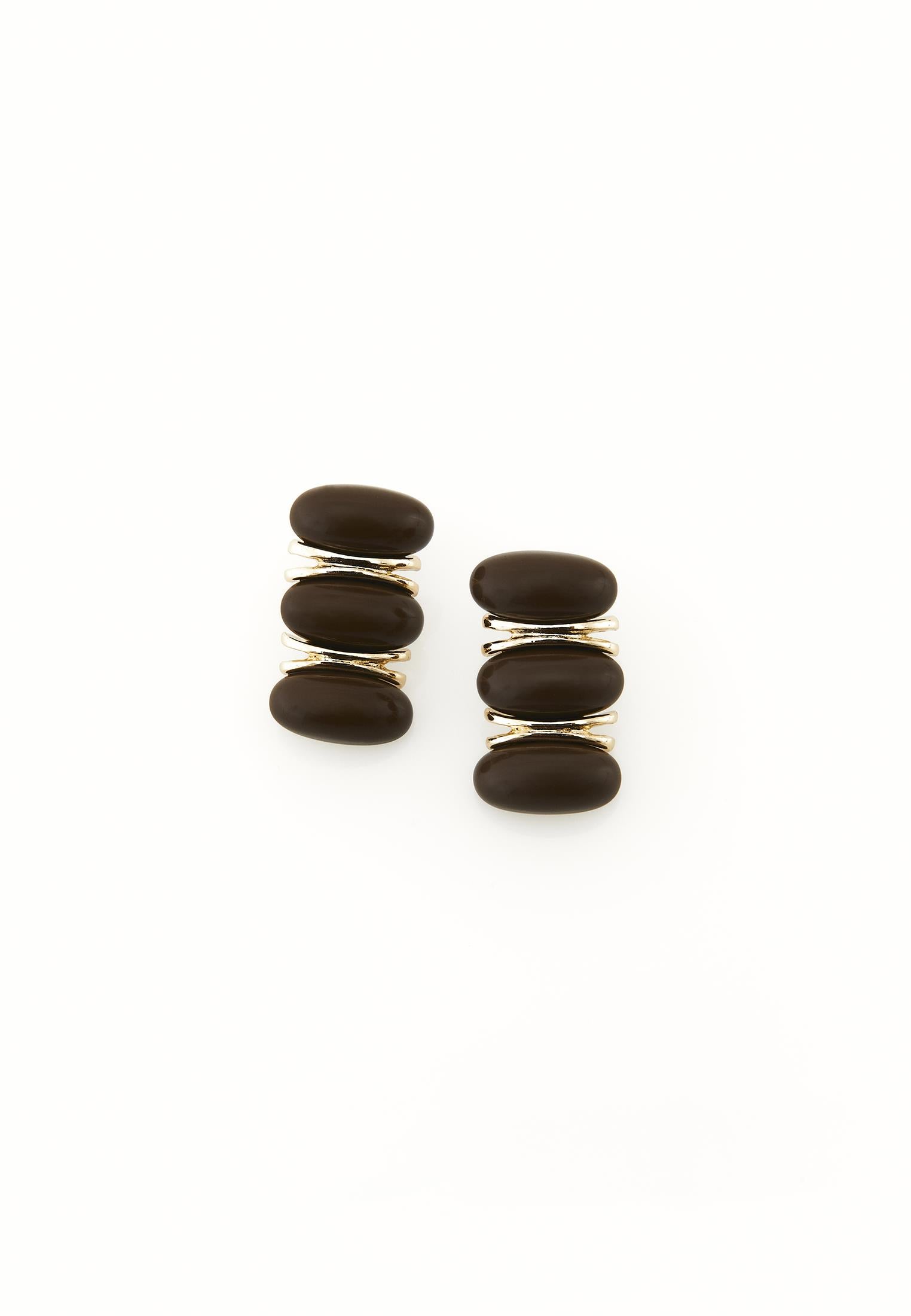 Minimal Earring Model - CHICORY COFFEE
