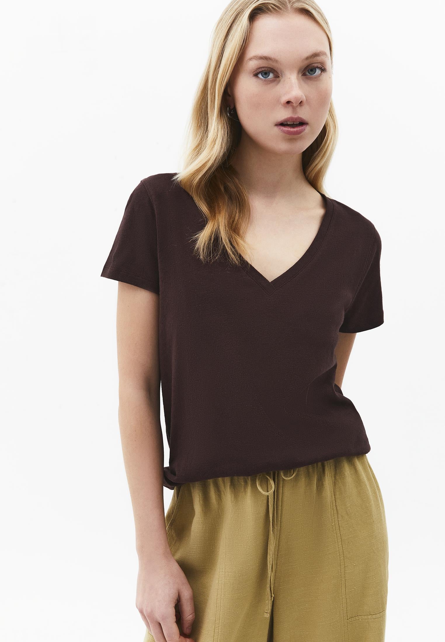 Loose Fit V Neck T-Shirt - CHICORY COFFEE