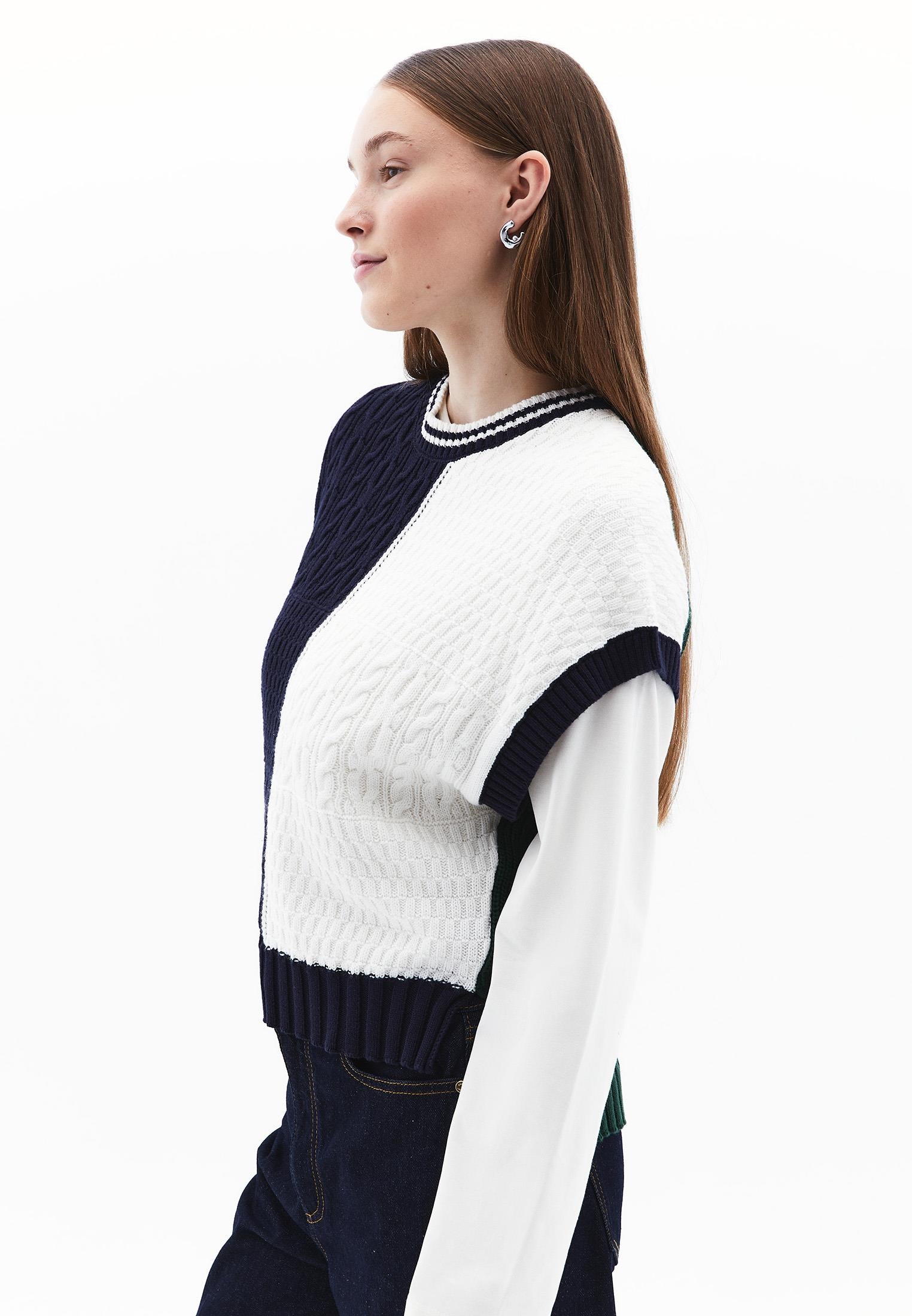 Sleeveless Vest With Knit Details - COLOR COMB