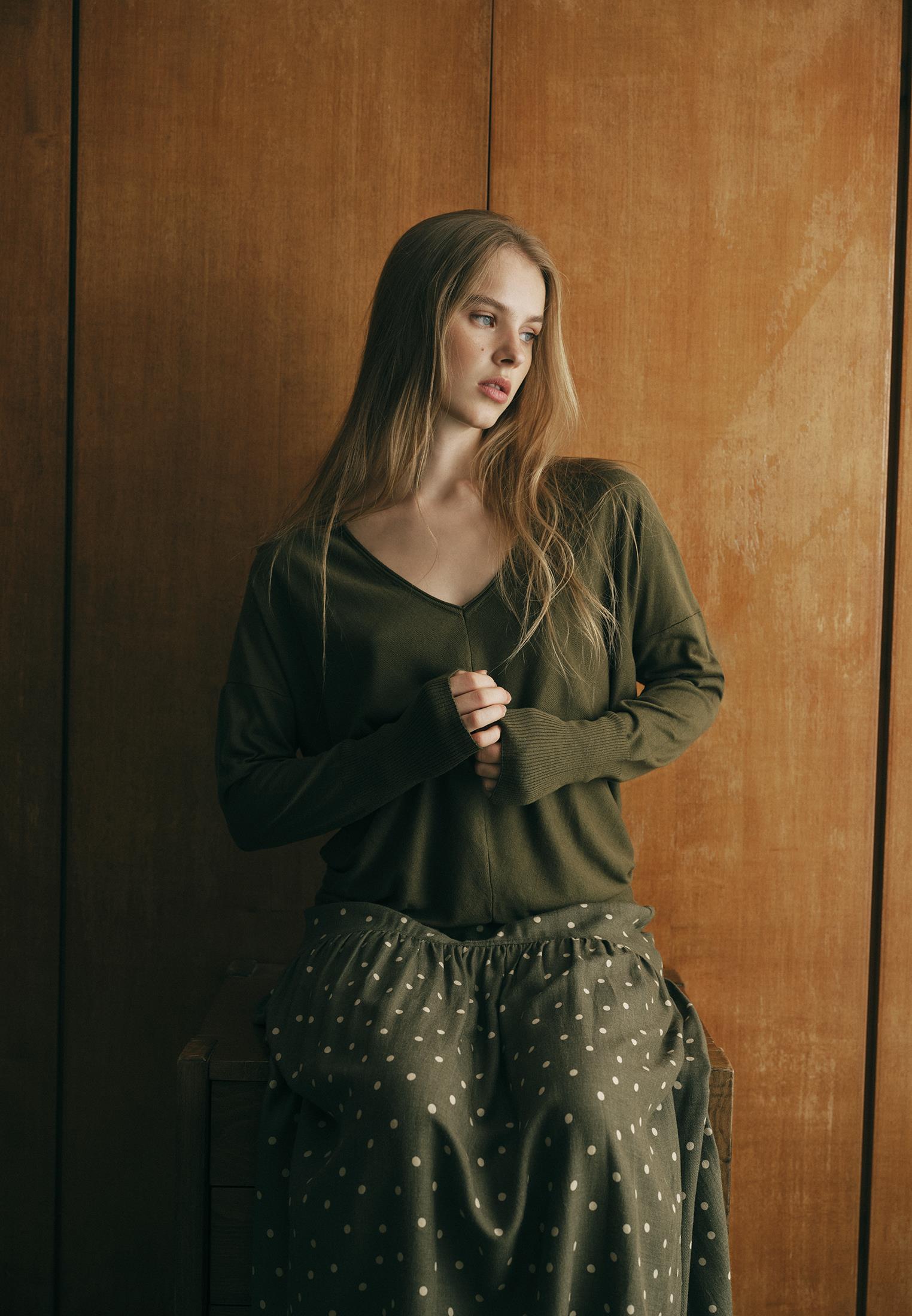 V Neck Long Sleeve Sweater - DARK OLIVE