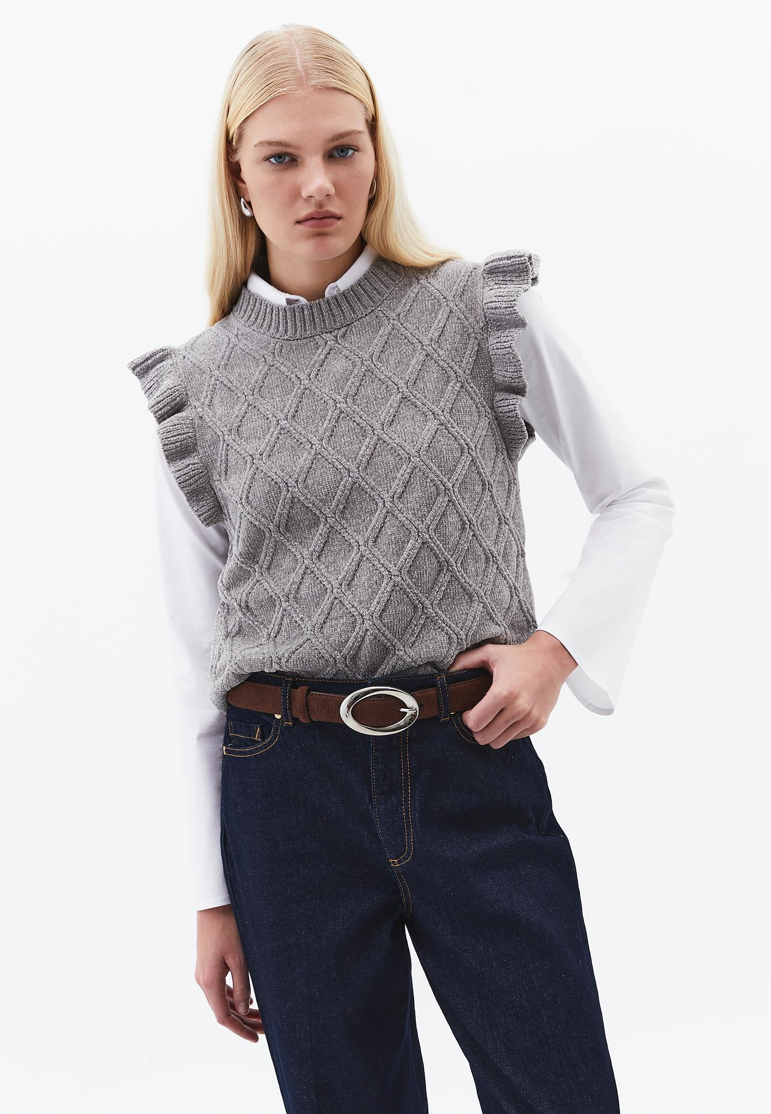 Ruffled Comfortable Vest - GHOST GRAY