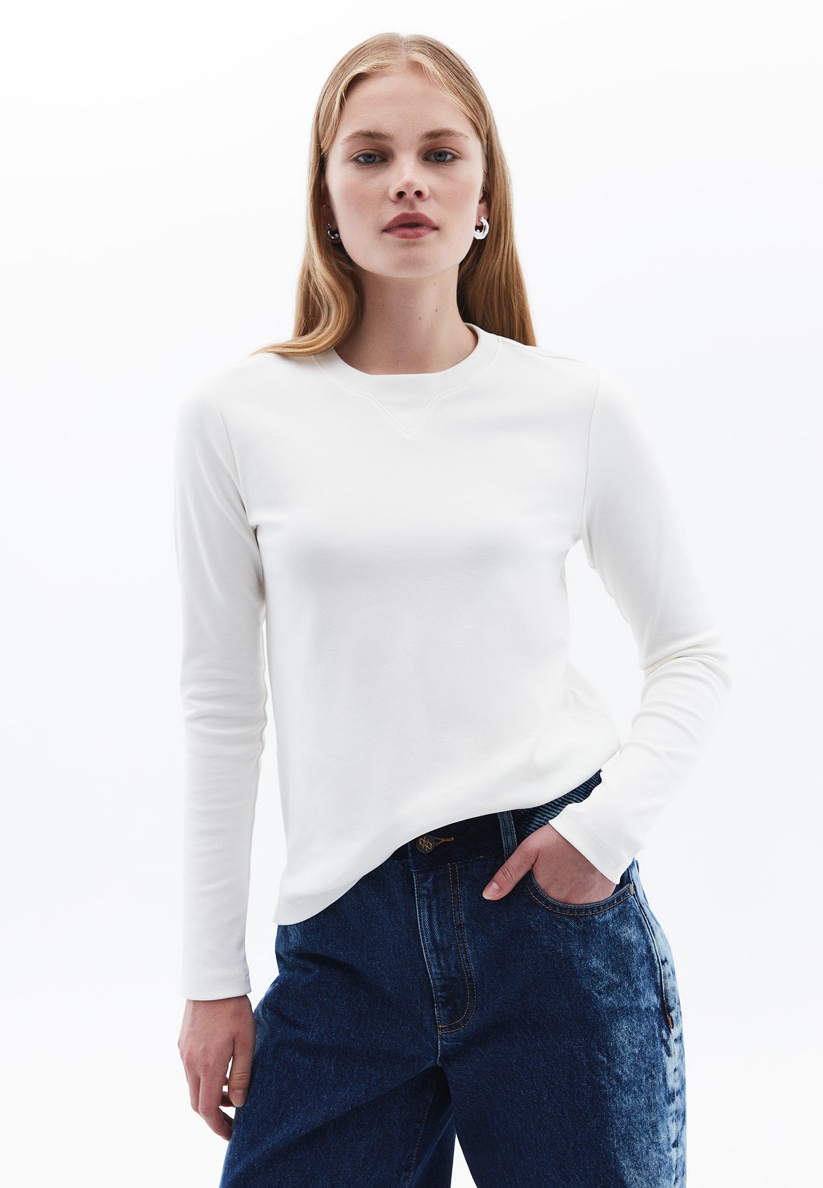 Crew Neck Long Sleeve Sweatshirt - ICE MILK