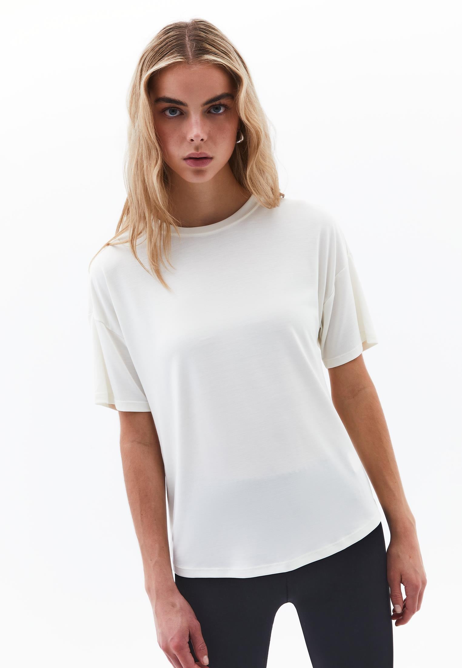 Crew Neck Short Sleeve T-Shirt - ICE MILK