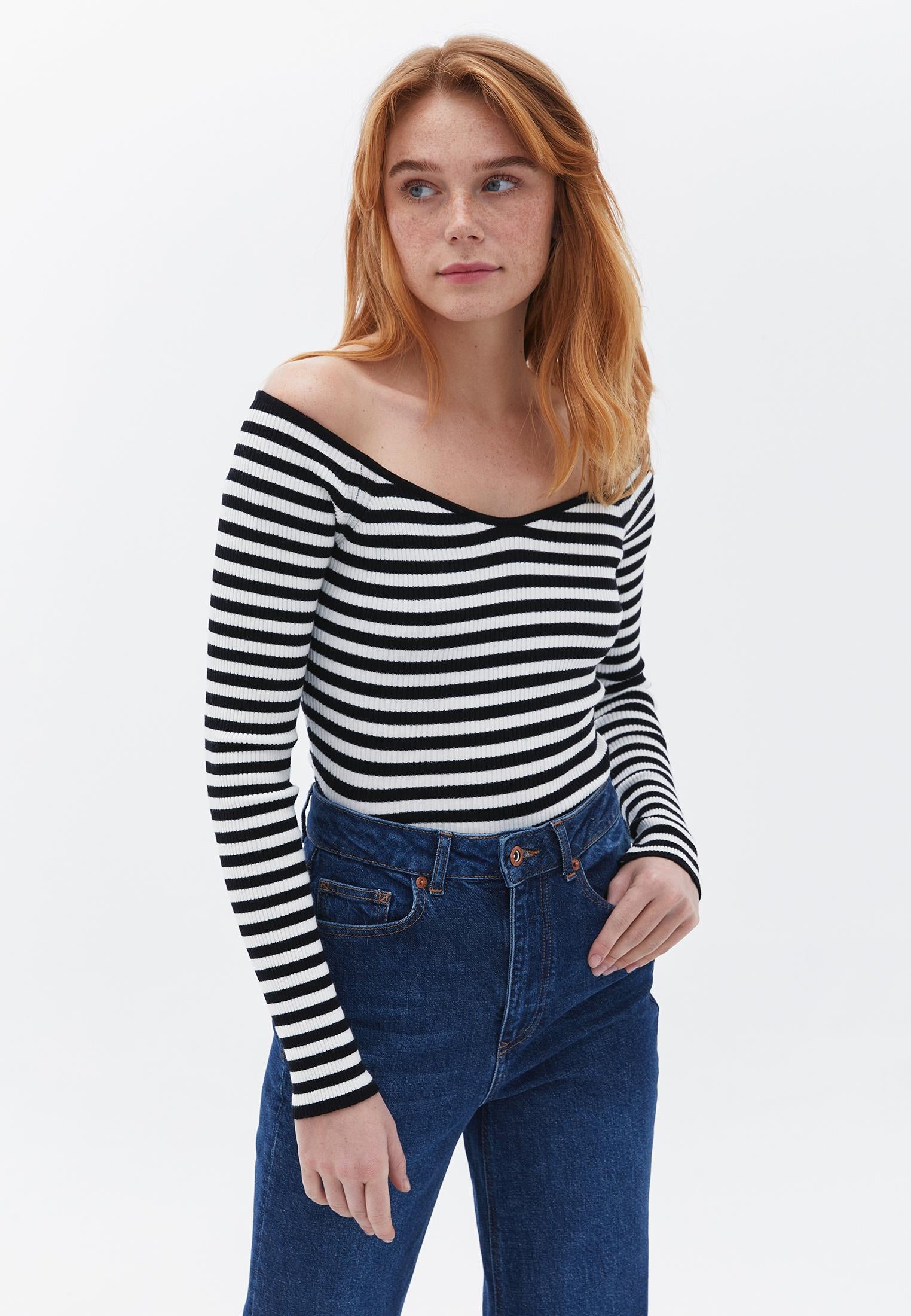 Drop Shoulder Raglan Sleeve Crop Sweater - BLACK/ICE MILK