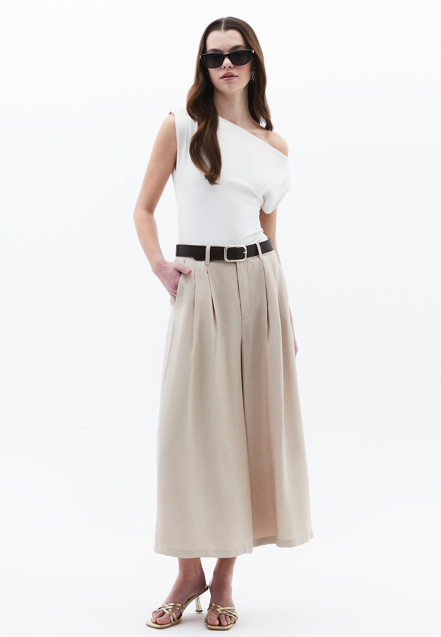 Boat Neck Sleeveless Standard Blouse - ICE MILK