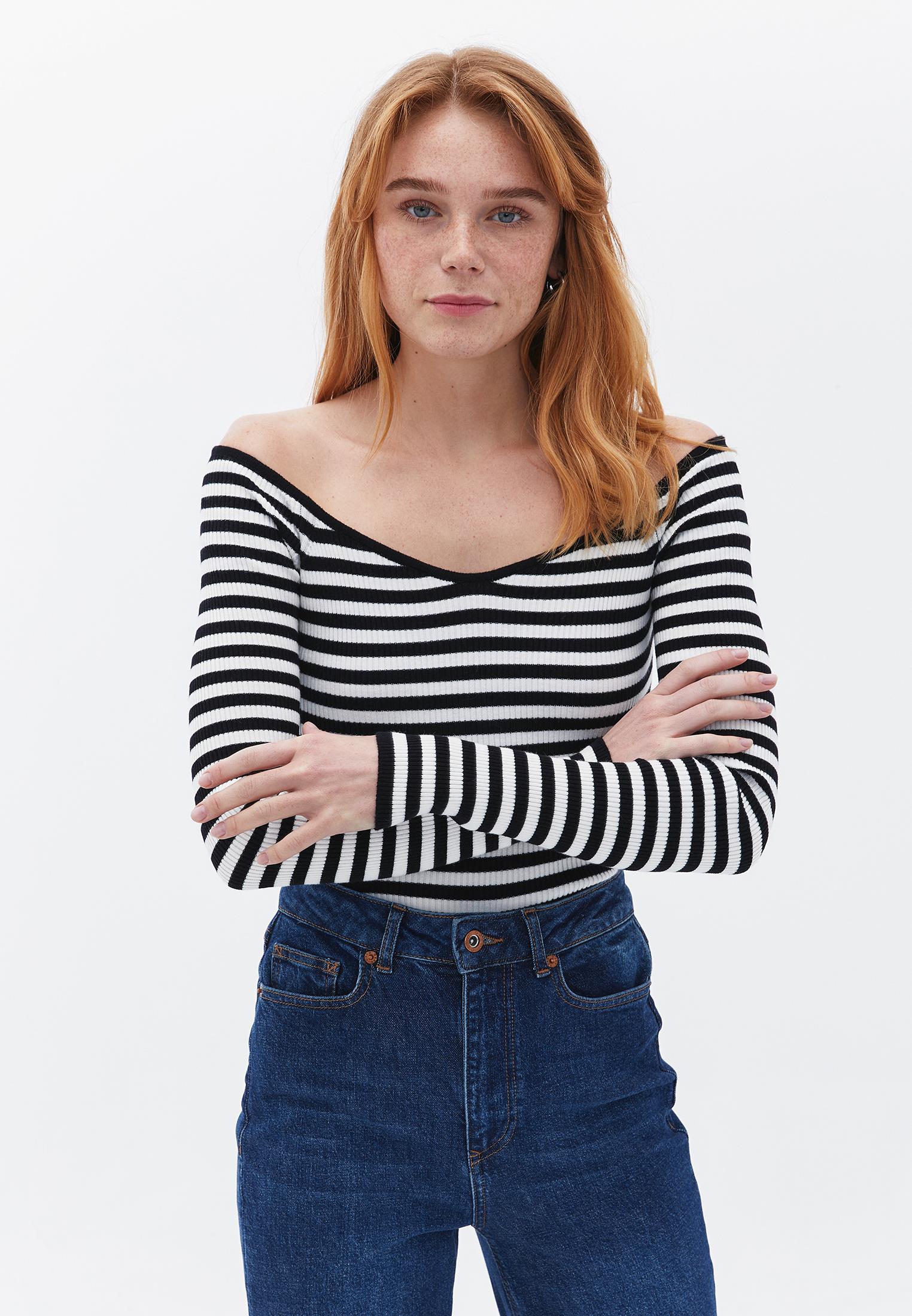 Drop Shoulder Raglan Sleeve Crop Sweater - BLACK/ICE MILK