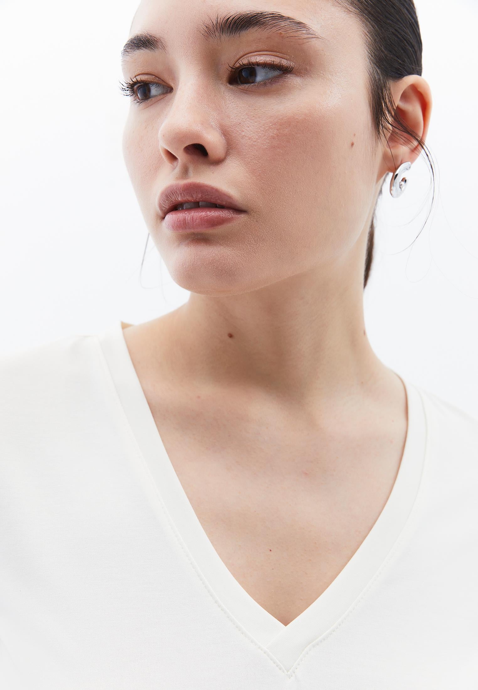 V Neck Short Sleeve T-Shirt - ICE MILK