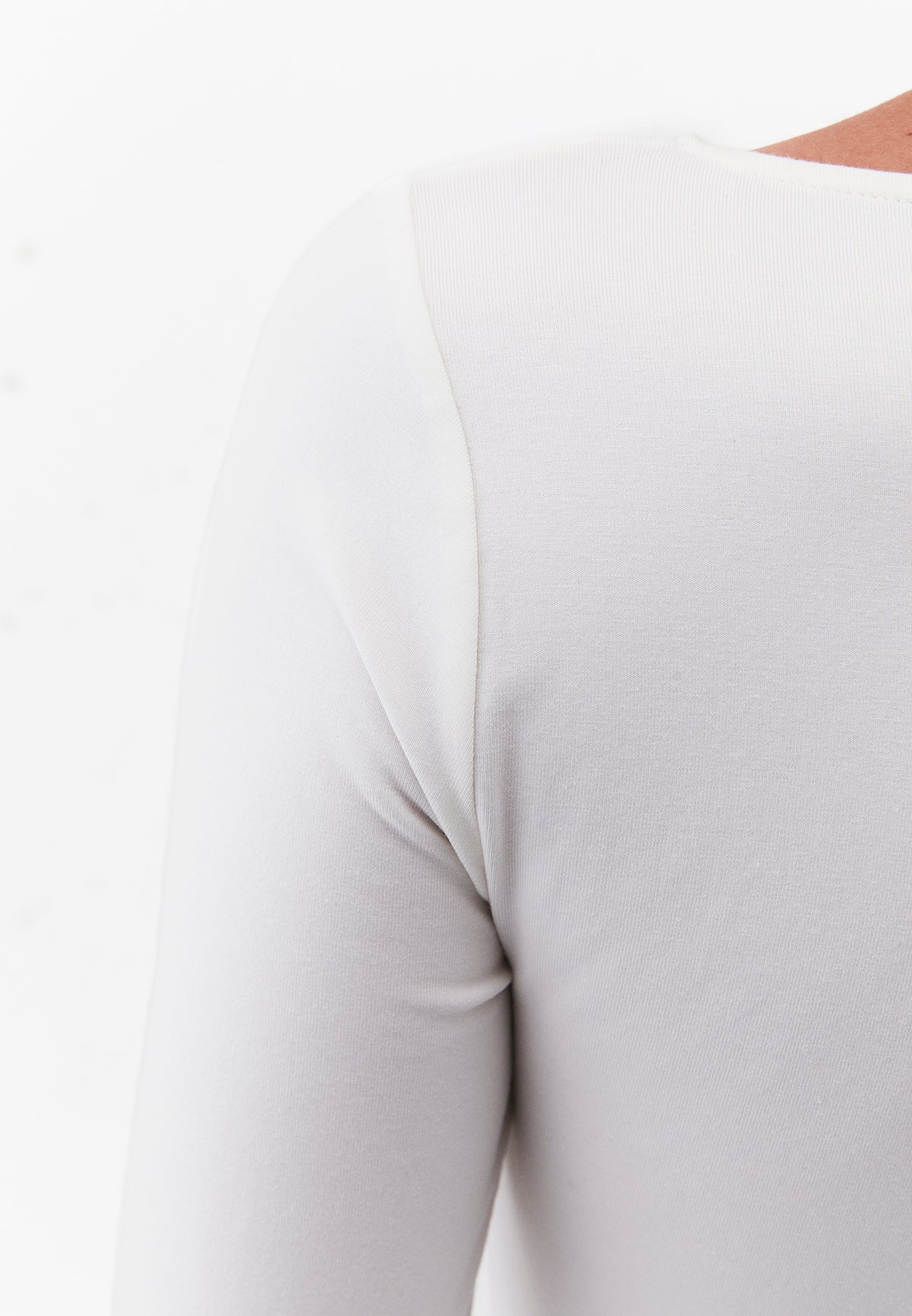 Long Sleeve U Neck Bodycon T-Shirt - ICE MILK